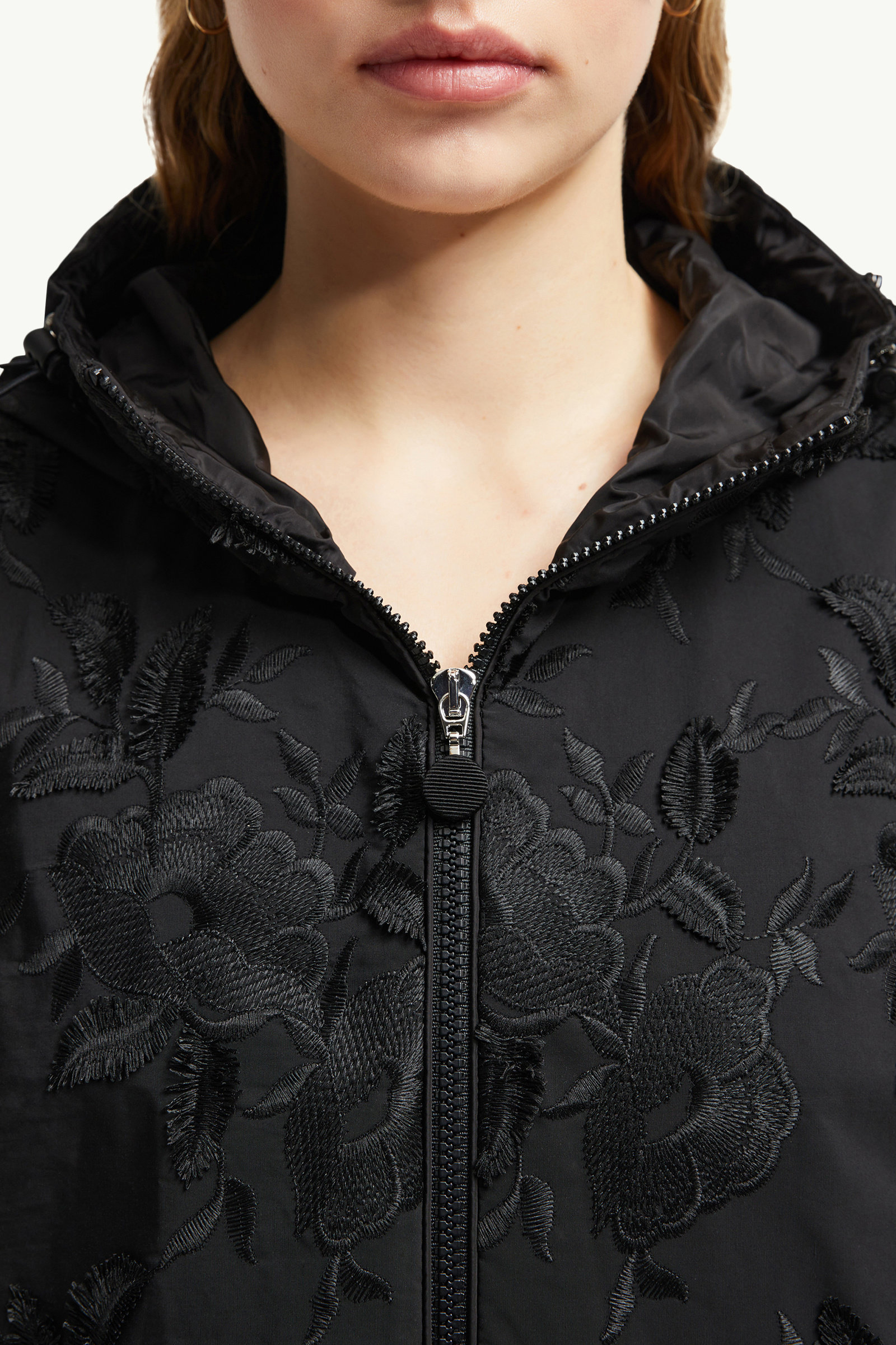 Chaqueta con capucha Charmeil Mujer Negro Moncler 5