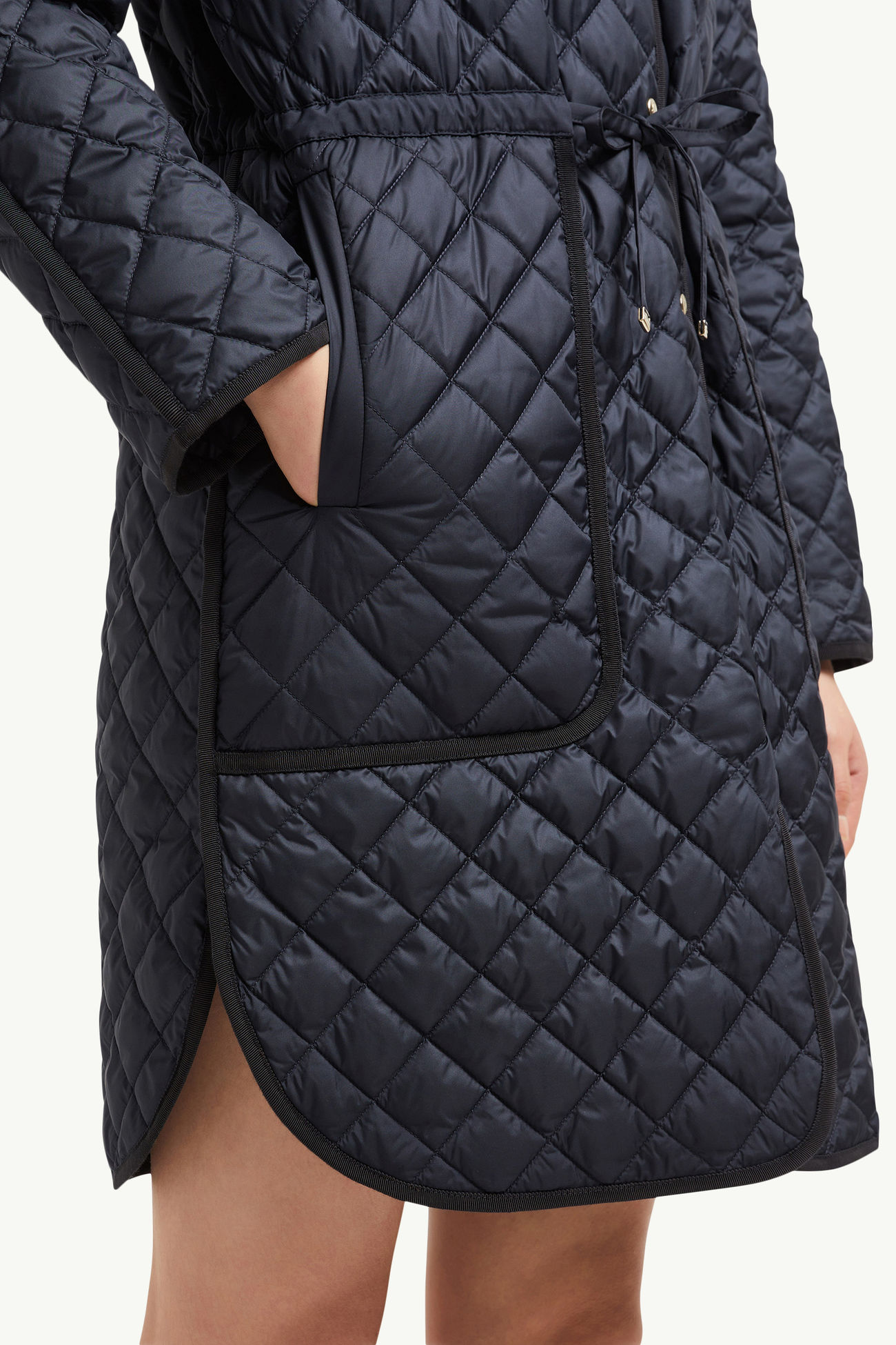 Etelan rautenförmig gesteppte lange Daunenjacke mit Kapuze Damen Dunkelblau Moncler 5