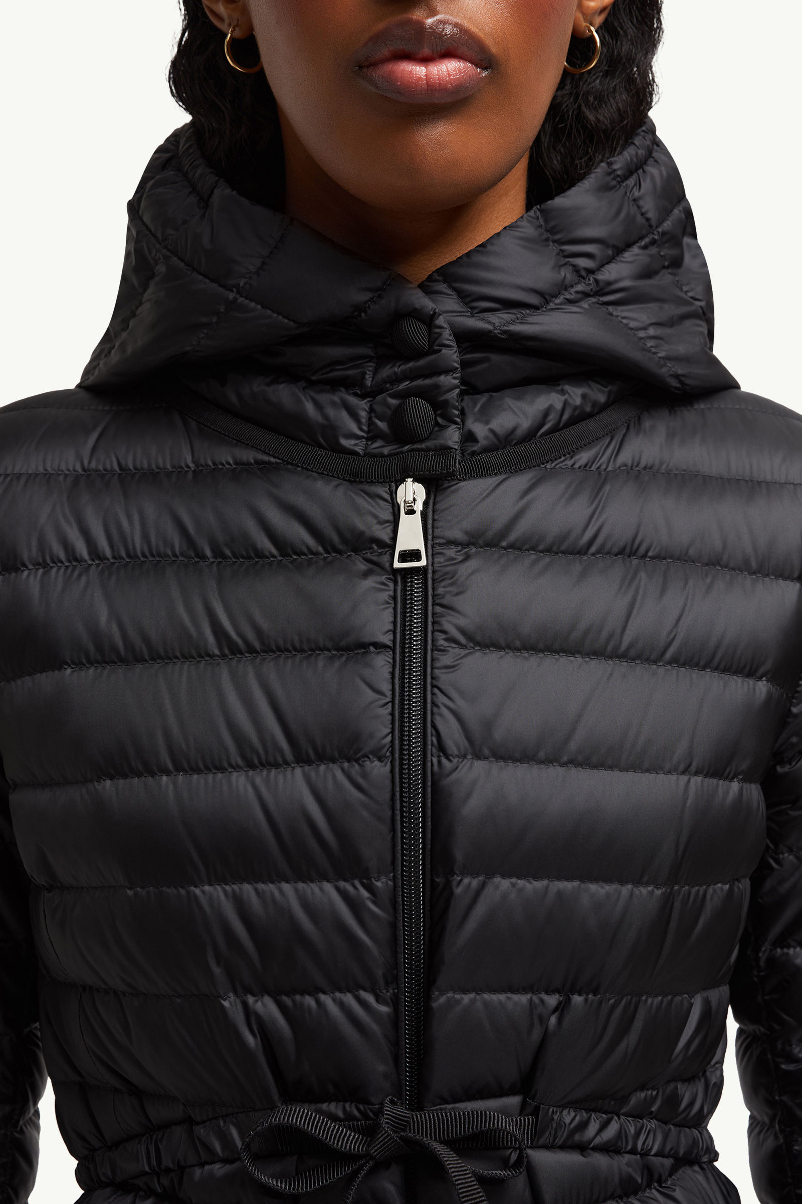 Piumino lungo Barbel aderente e svasato con cappuccio Donna Nero Moncler 6