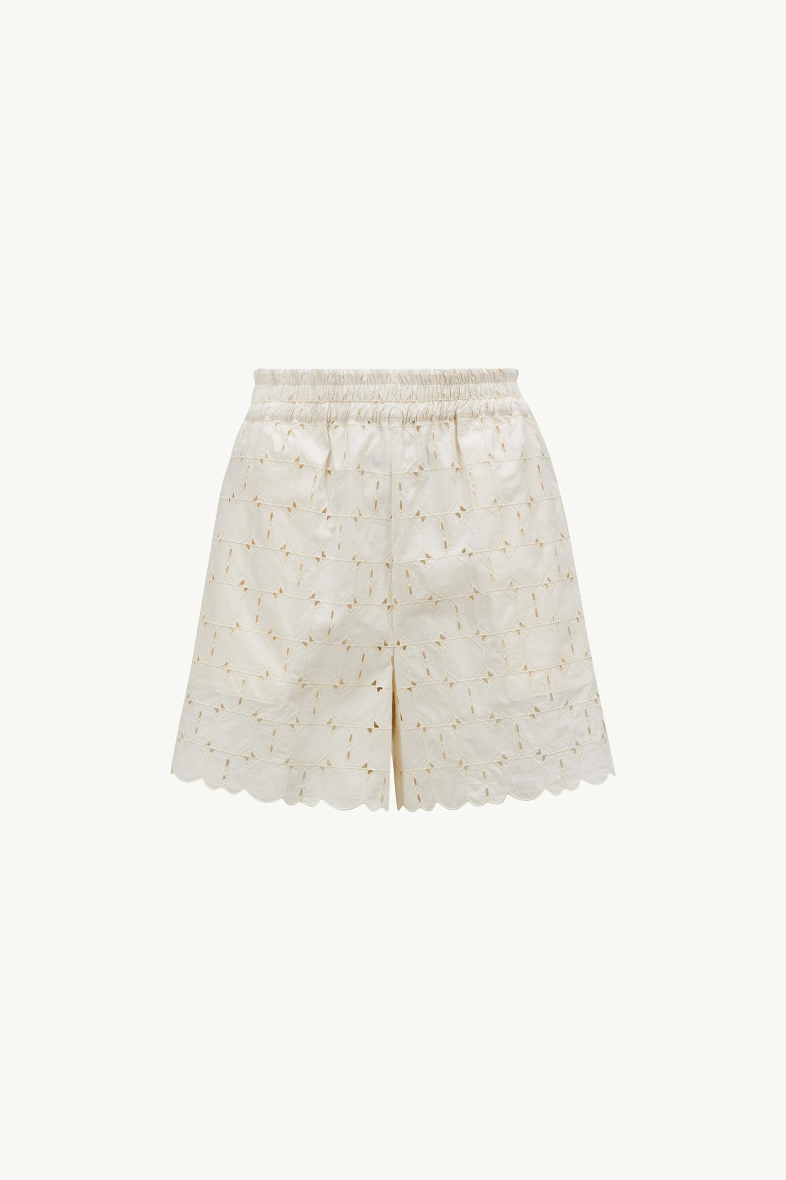 Broderie Anglaise Shorts_findInBoutique_image