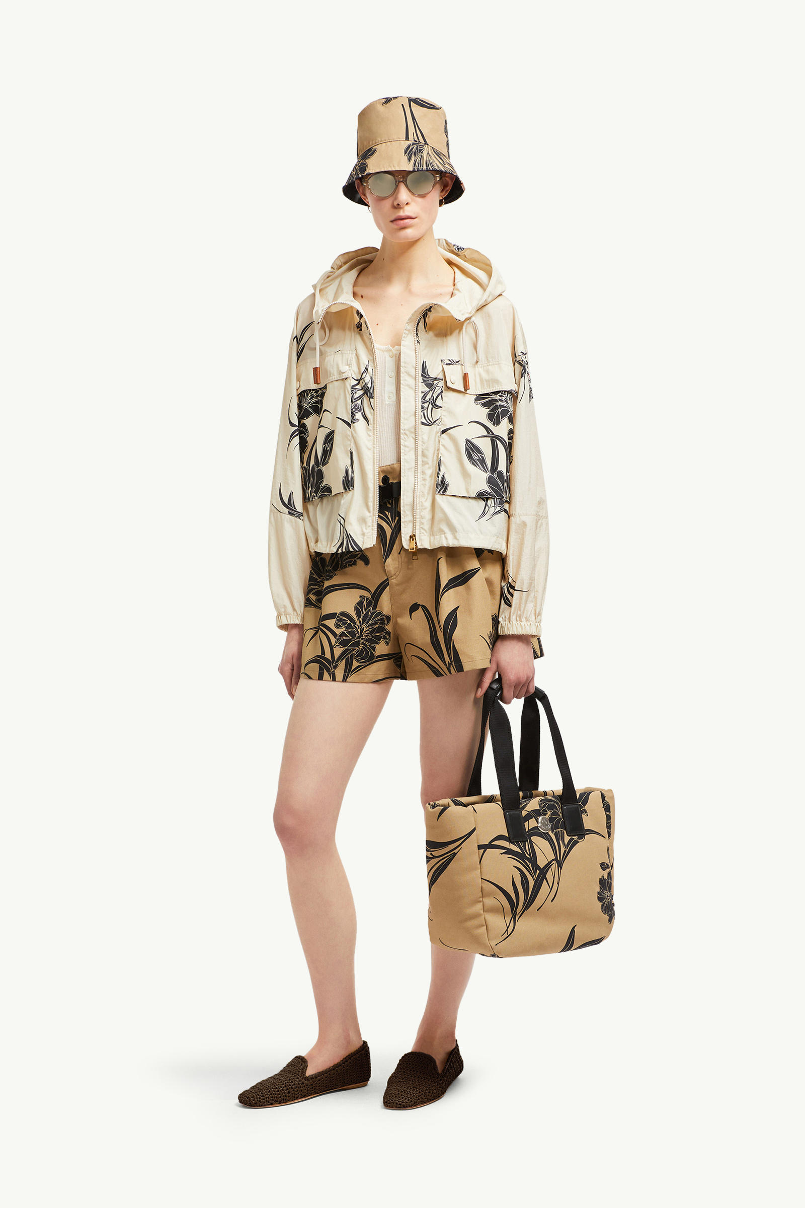 Floral Print Cotton Shorts Women Beige & Black Moncler 0