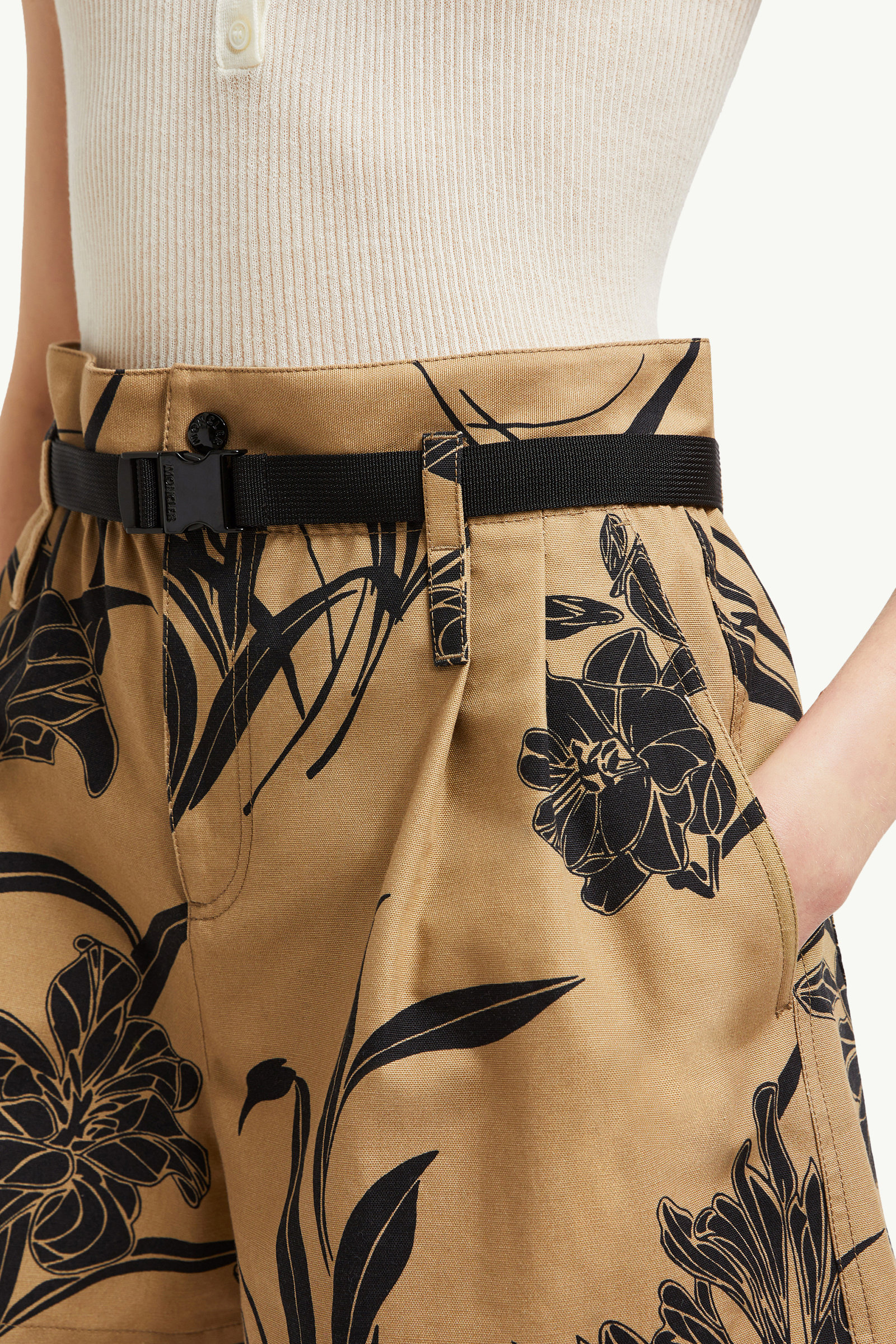 Floral Print Cotton Shorts Women Beige & Black Moncler 5