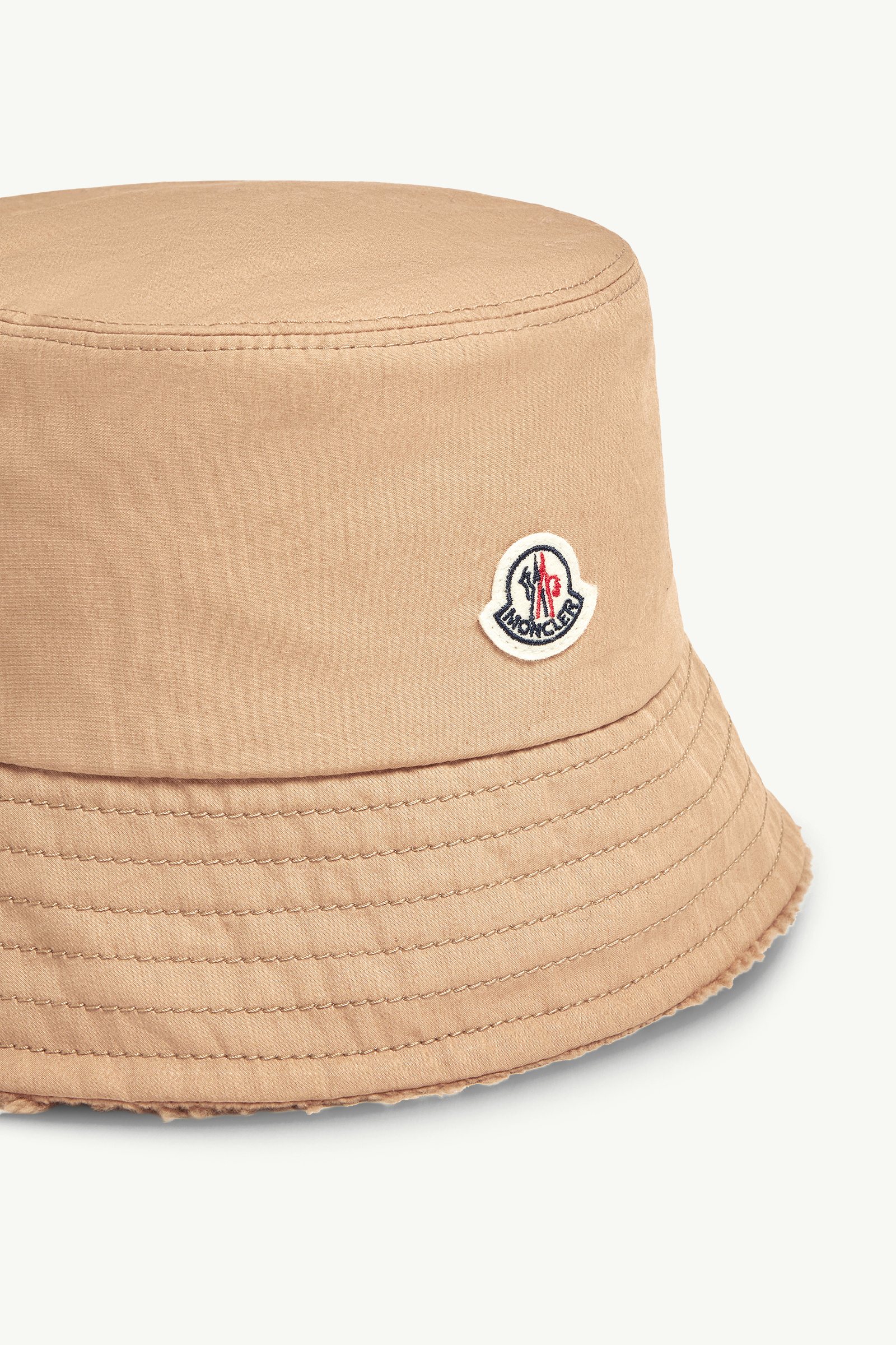 ハット MONCLER Logo bucket hat Beige K10933B000255983X Camel Beige Reversible Cotton & Teddy Bucket Hat - Hats
