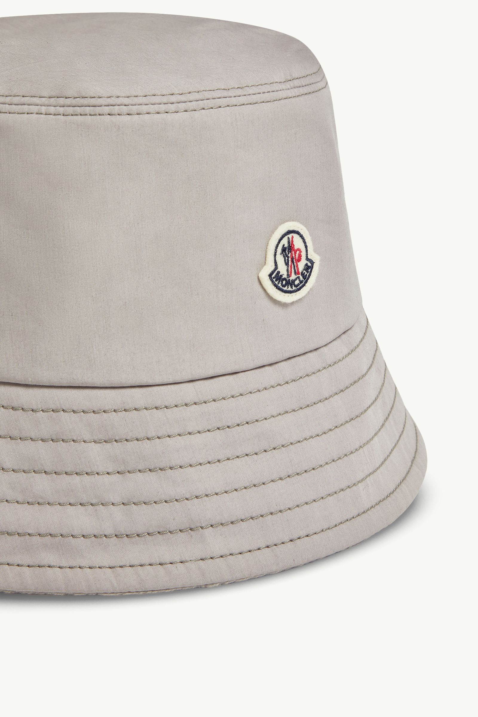 ハット MONCLER Woman Hat Sand K10983B0000104863 222 Moncler Hat with logo patch | Women's Accessories | Vitkac
