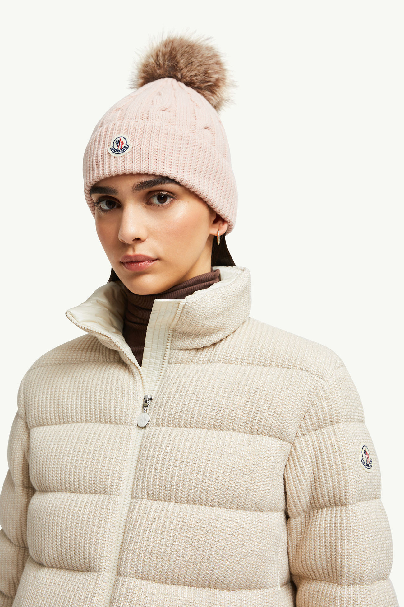 Berretto in lana e cashmere con pompon in materiali sintetici Donna Rosa Moncler 1