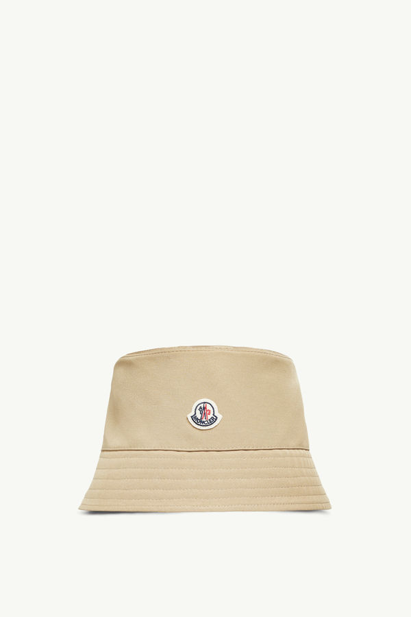 https://moncler-cdn.thron.com/api/v1/content-delivery/shares/dpx6uv/contents/K10933B000255983X226_F/image/K10933B000255983X226_F