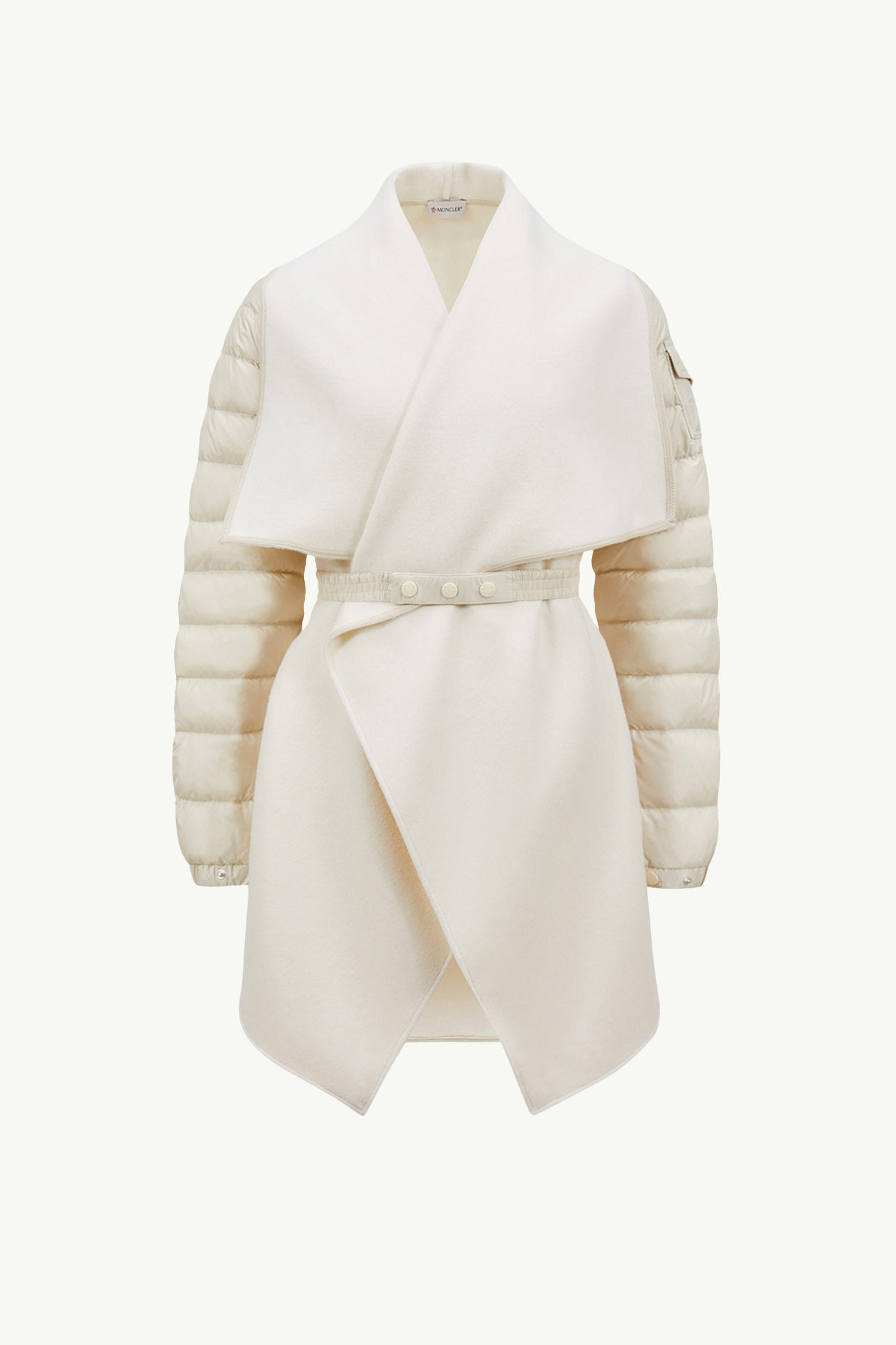 https://moncler-cdn.thron.com/api/v1/content-delivery/shares/dpx6uv/contents/K10933G00008M5651051_F/image/K10933G00008M5651051_F