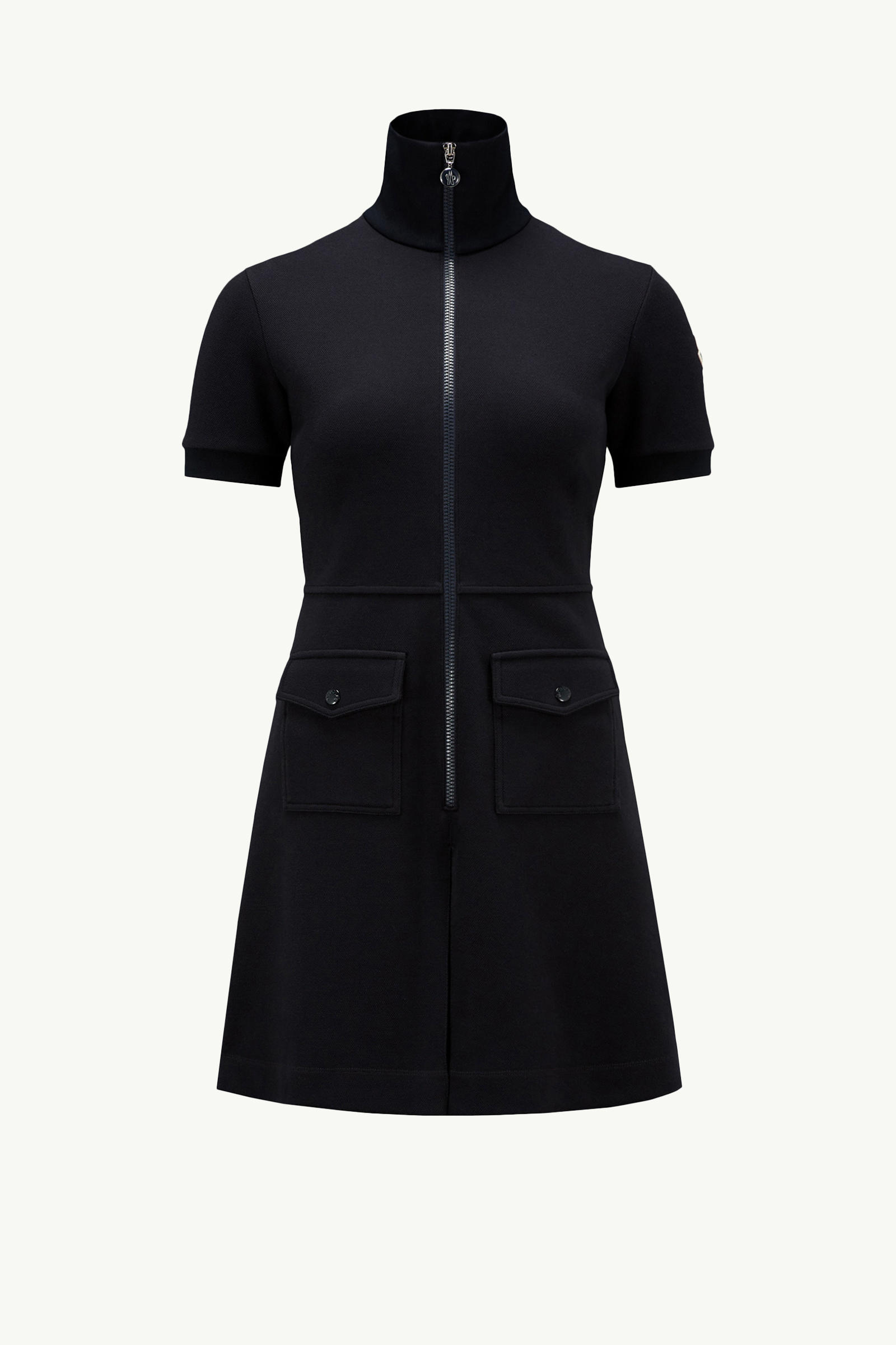 https://moncler-cdn.thron.com/api/v1/content-delivery/shares/dpx6uv/contents/K10938I00012899V9778_F/image/K10938I00012899V9778_F