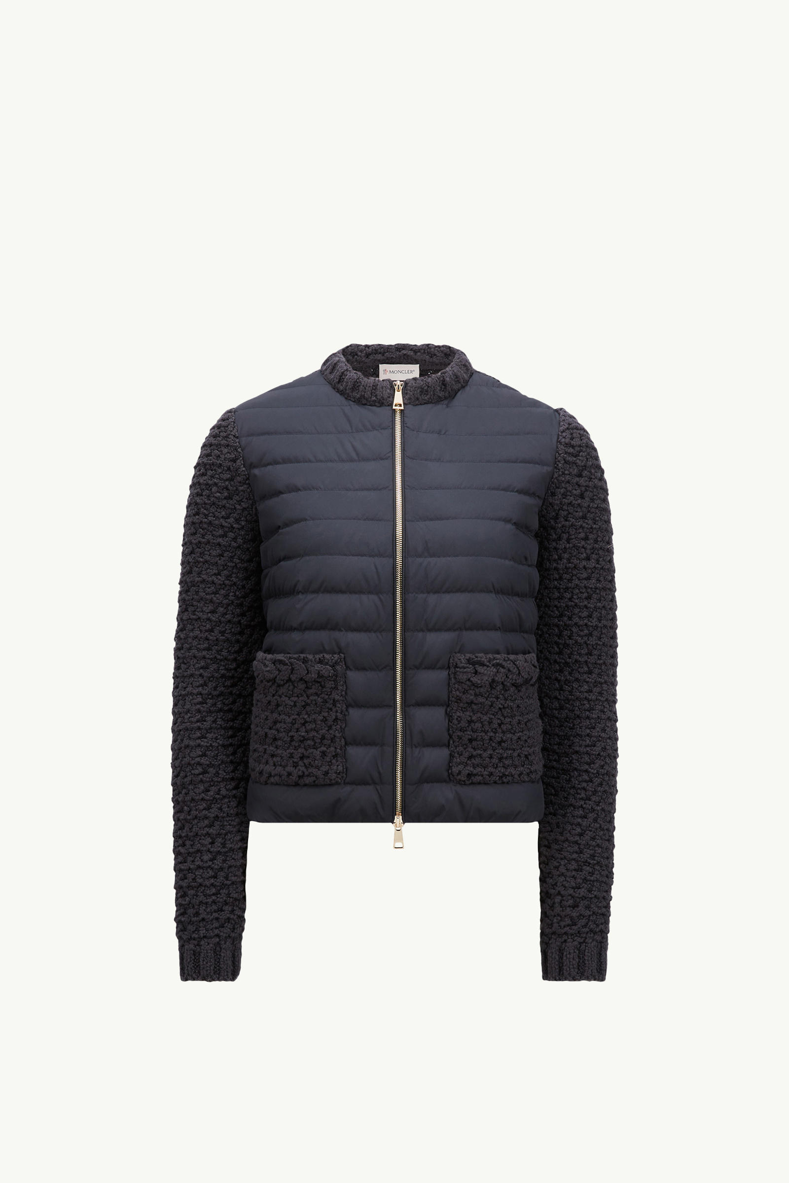 https://moncler-cdn.thron.com/api/v1/content-delivery/shares/dpx6uv/contents/K10939B00024M5810779_F/image/K10939B00024M5810779_F