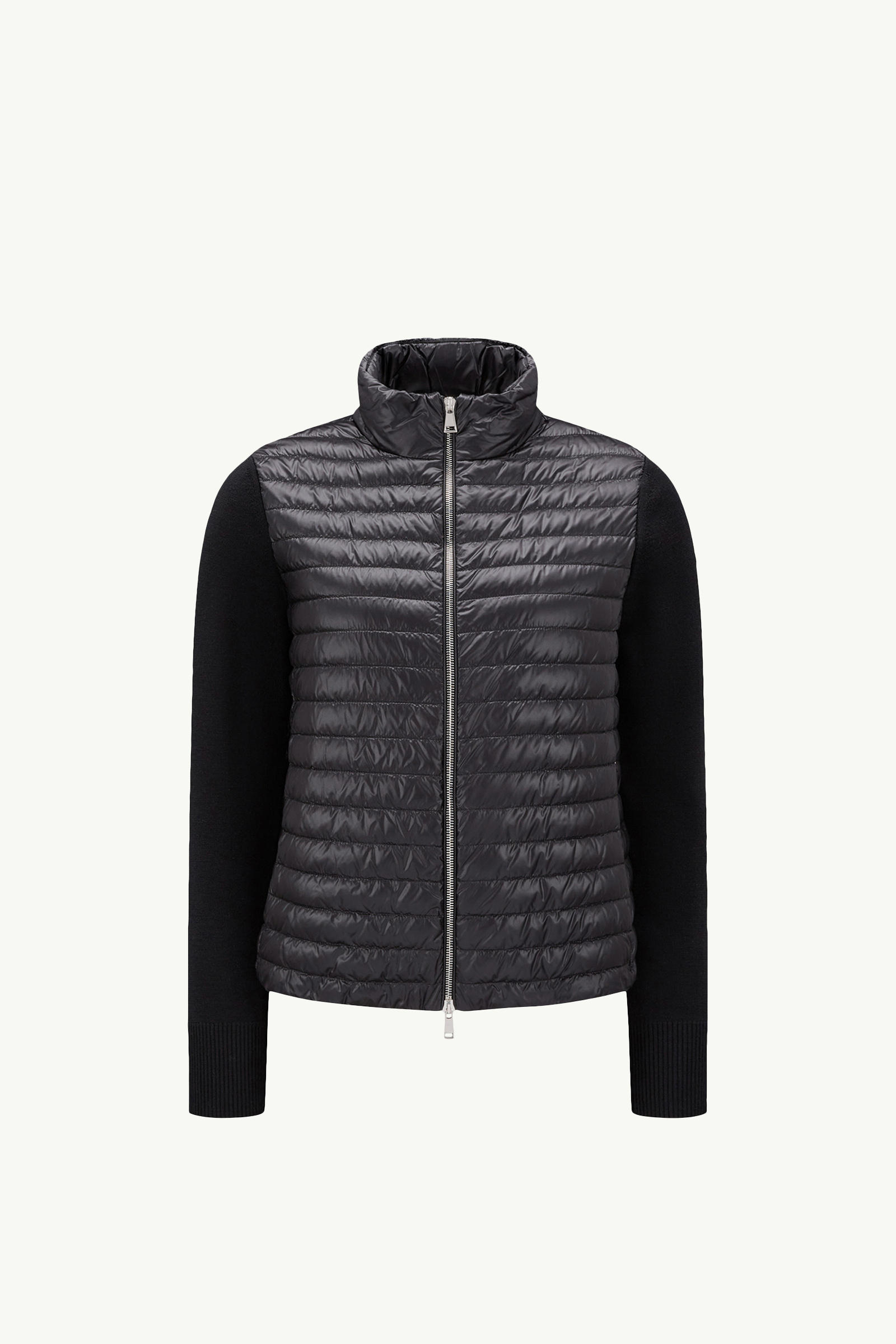 https://moncler-cdn.thron.com/api/v1/content-delivery/shares/dpx6uv/contents/K10939B00026M1131999_F/image/K10939B00026M1131999_F