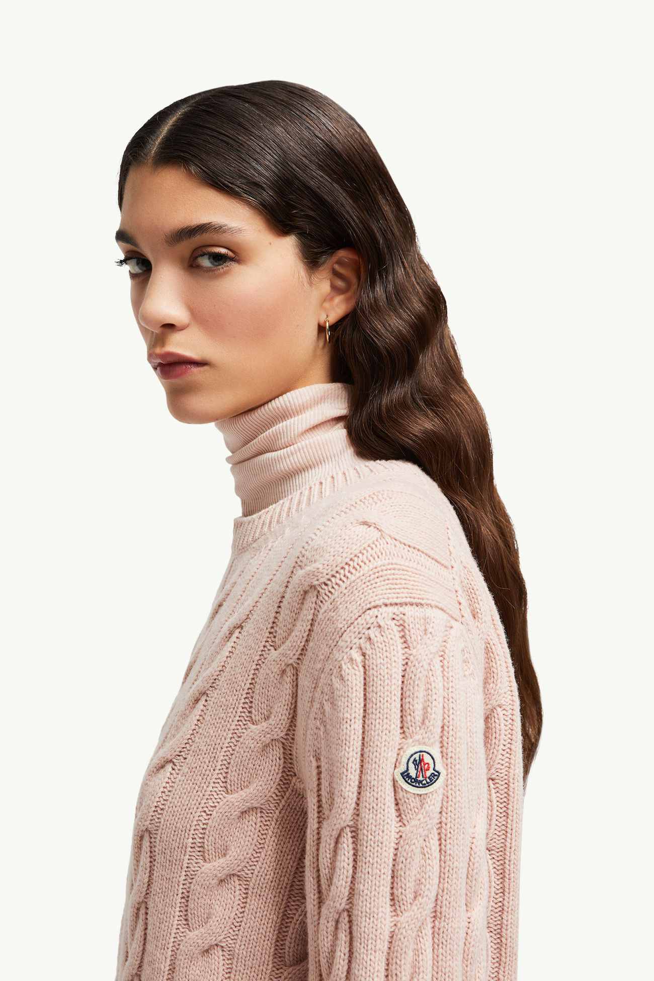 Pull en maille de laine et cachemire torsadée Femmes Rose Moncler 1