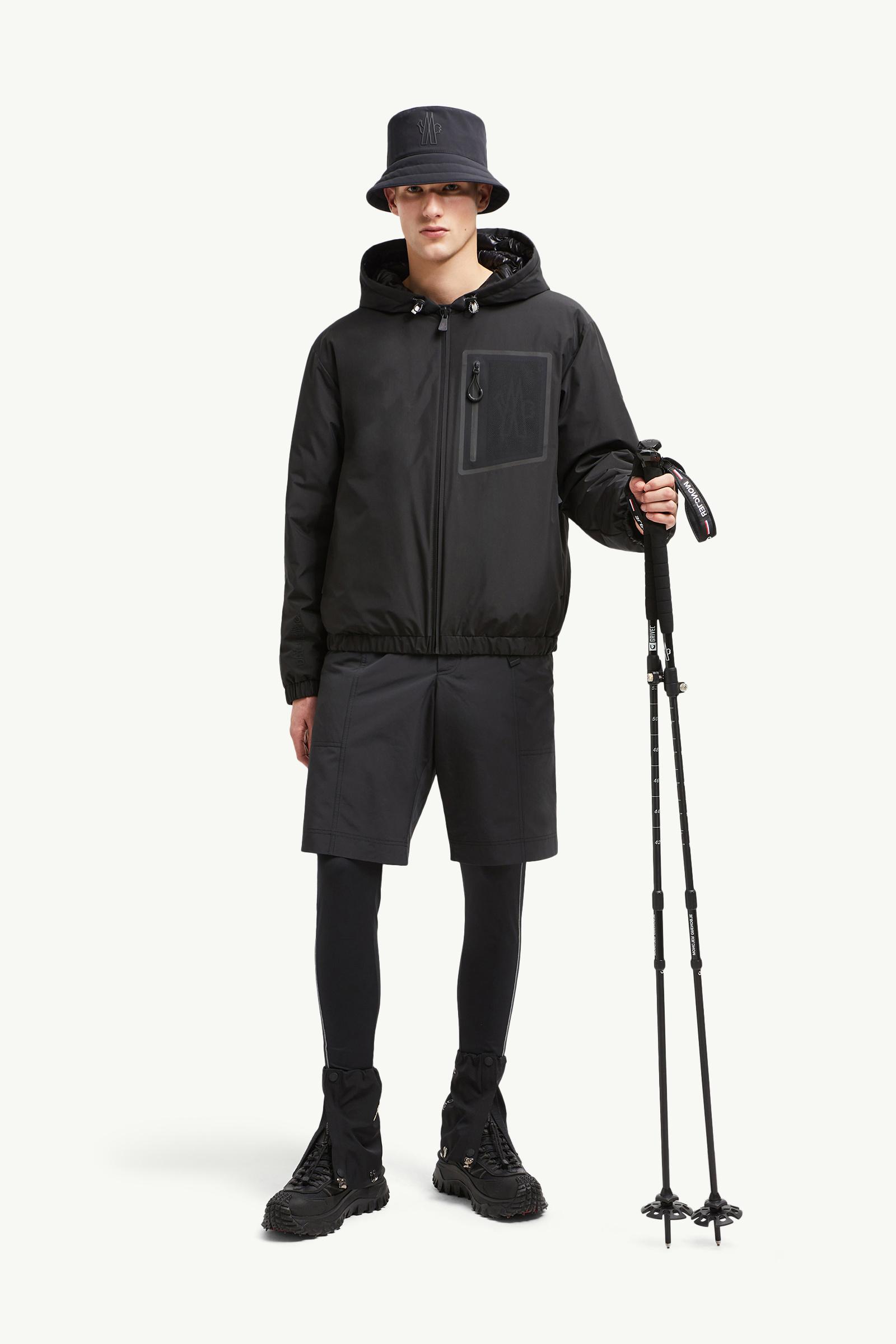 MONCLER ブラック ダウンジャケット Black Bergun Reversible Short Down Jacket - Short Down