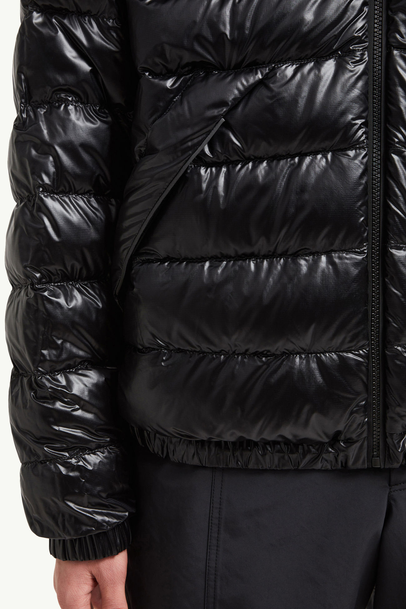 Bergun kurze wendbare Daunenjacke Herren Schwarz Moncler 7