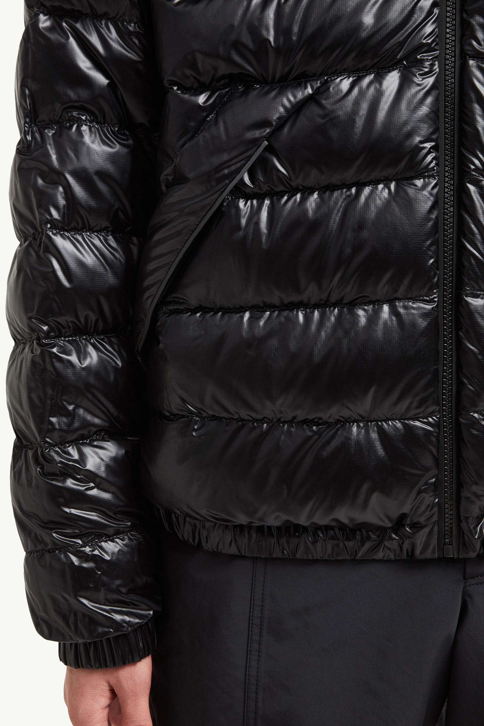 Bergun kurze wendbare Daunenjacke Herren Schwarz Moncler 7