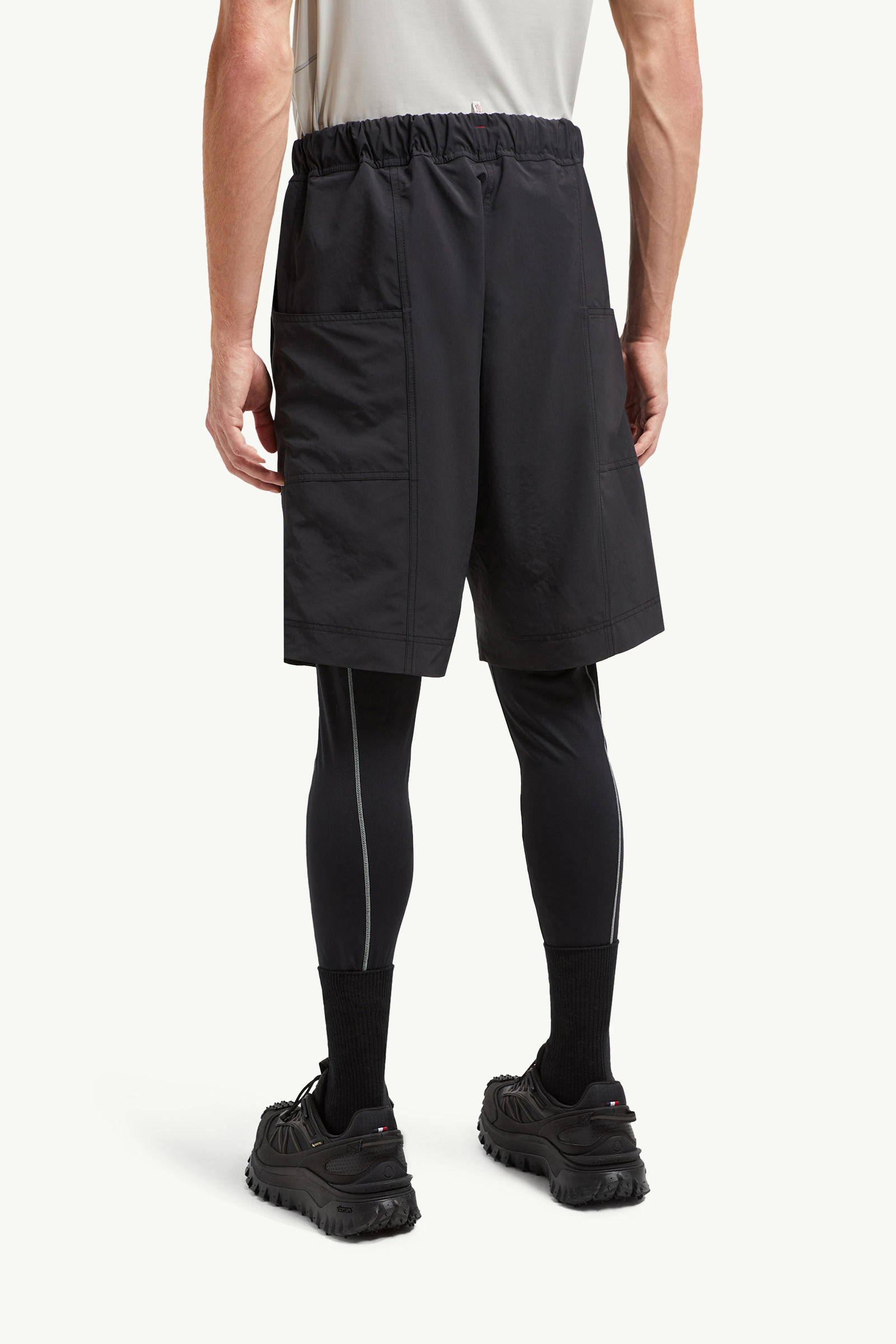 Shorts aus technischem Froissé Herren Schwarz Moncler 4