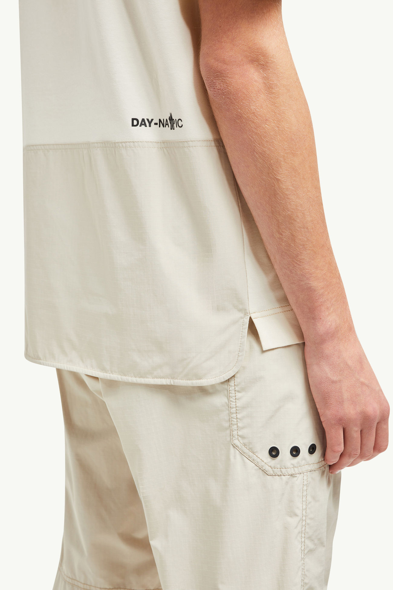 T-shirt in cotone con tasche Uomo Bianco Avorio Moncler 5