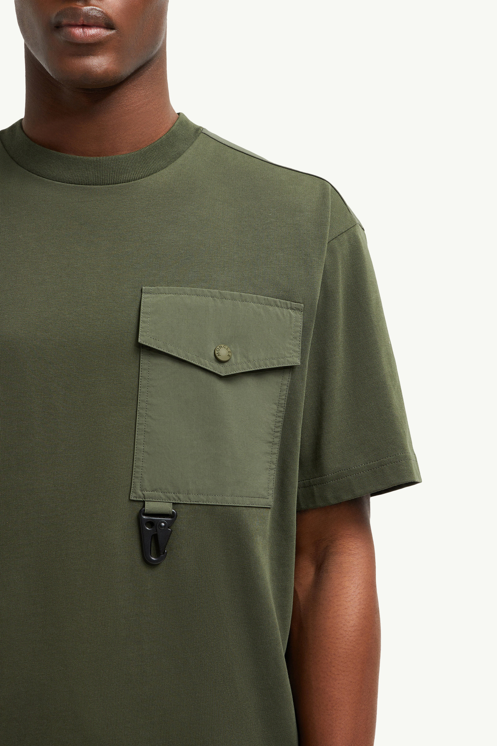 Cotton T-shirt with Pocket Men Olive Green Moncler 5