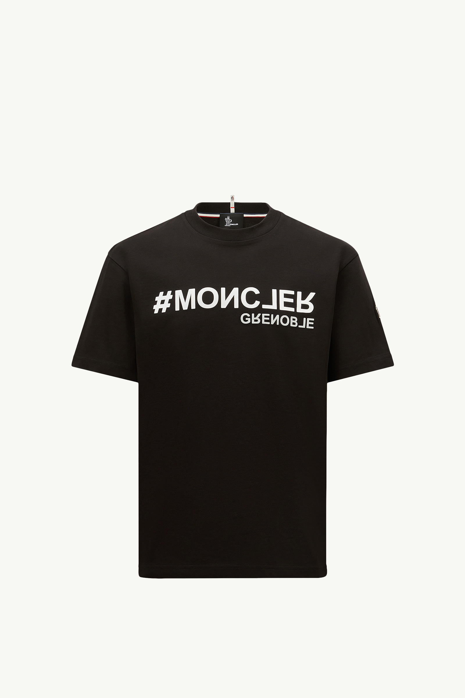 https://moncler-cdn.thron.com/api/v1/content-delivery/shares/dpx6uv/contents/K10978C0000983927999_F/image/K10978C0000983927999_F
