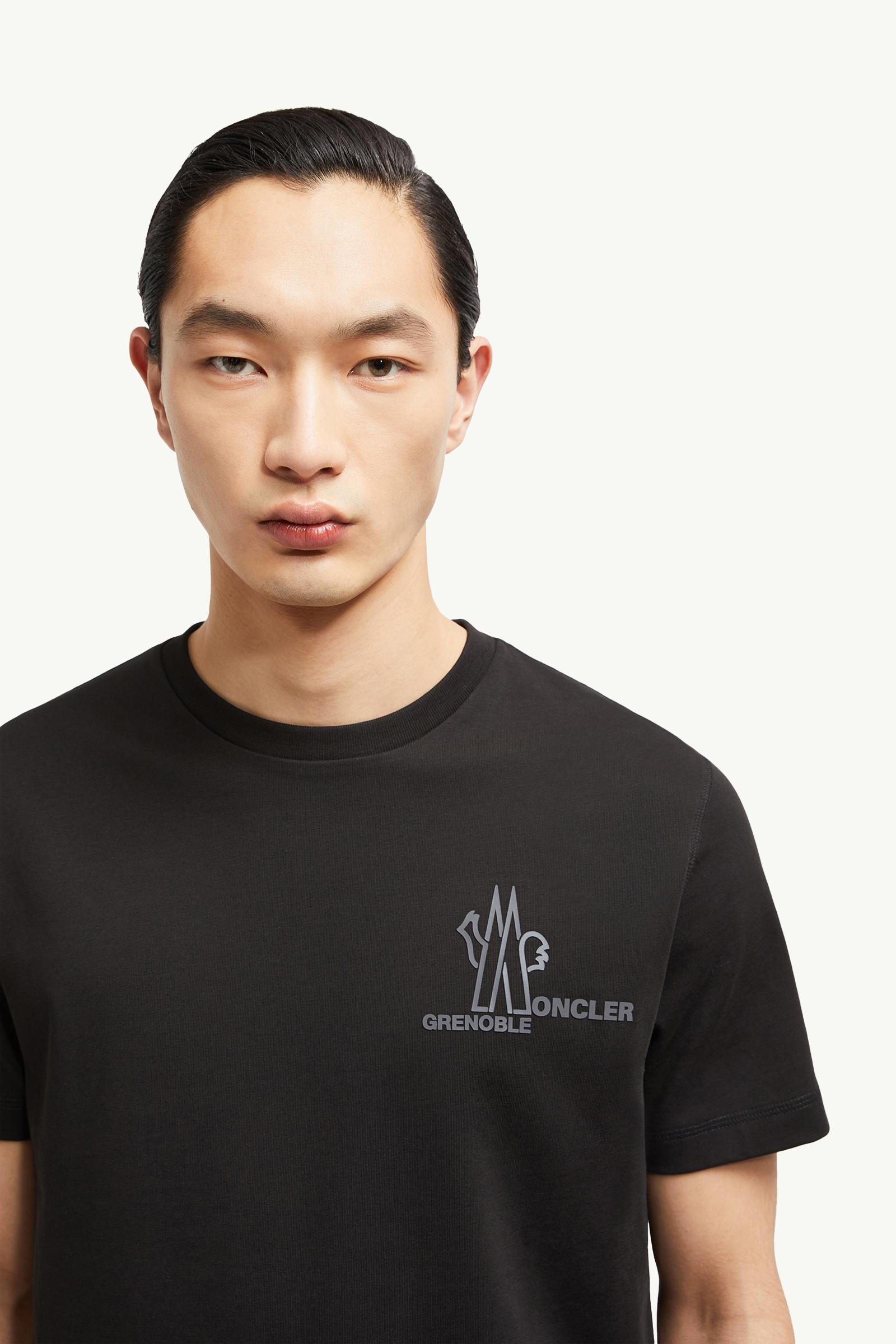 Embossed Logo Cotton T-Shirt Men Black Moncler 1