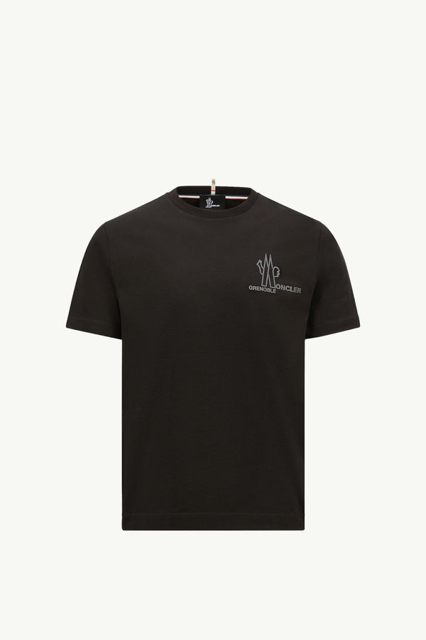 https://moncler-cdn.thron.com/api/v1/content-delivery/shares/dpx6uv/contents/K10978C0001083927999_F/image/K10978C0001083927999_F