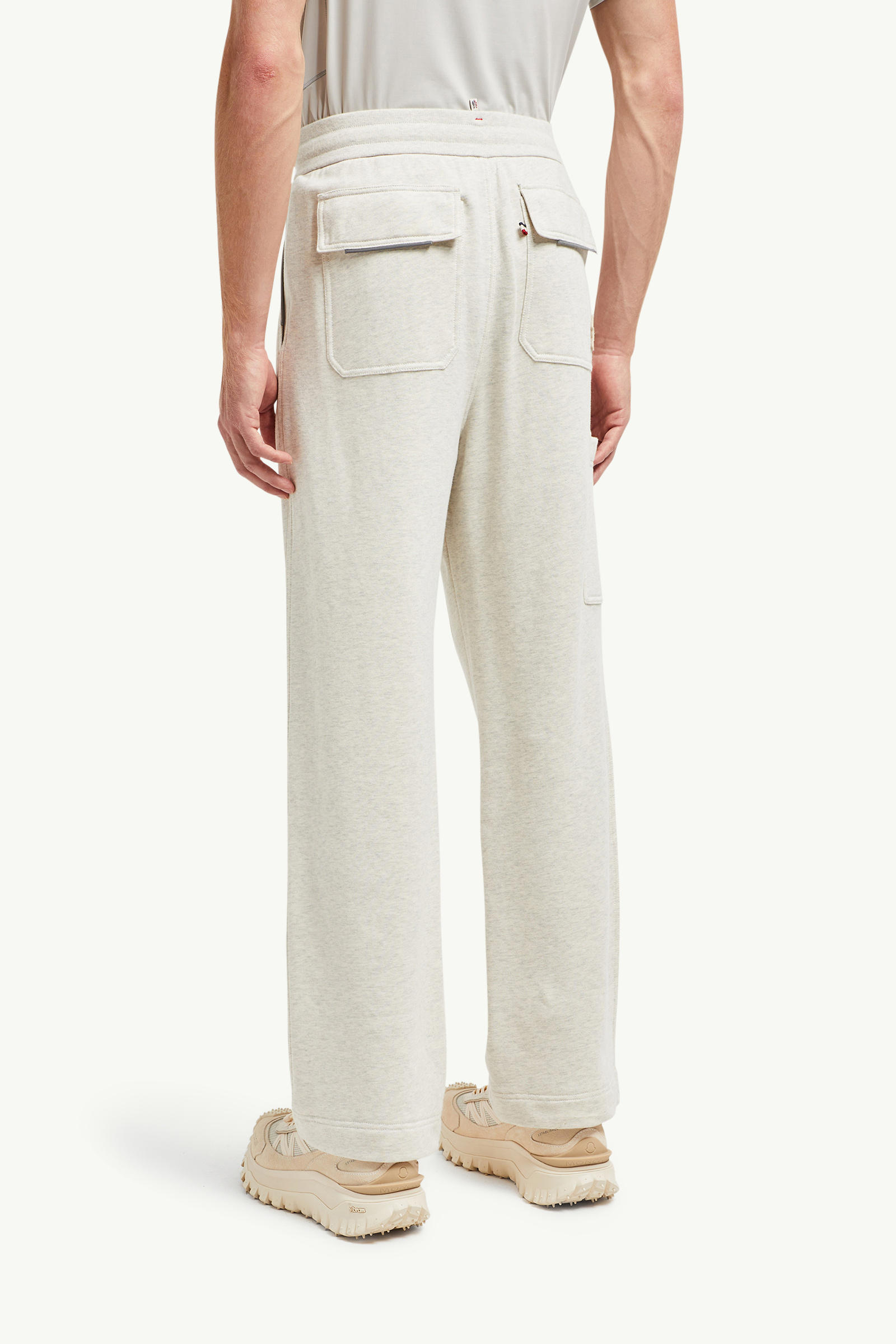 Pantalon de survêtement en coton à logo embossé Hommes Gris Glacier Moncler 4