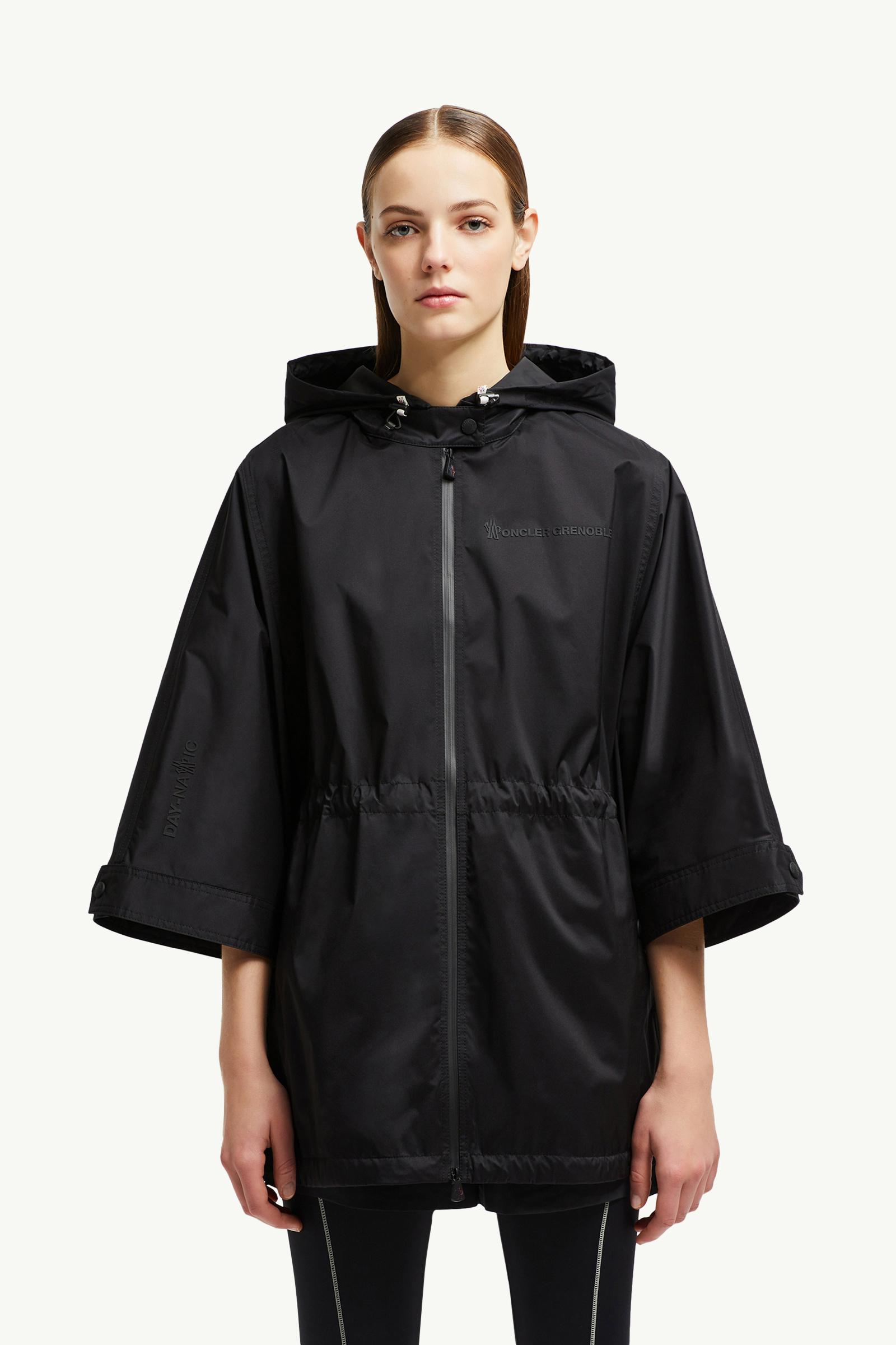 関税込 MONCLER | VORASSY HOODED CAPE J20983G00001539HW24L Black Vorassy Packable Hooded Cape - Capes for Women