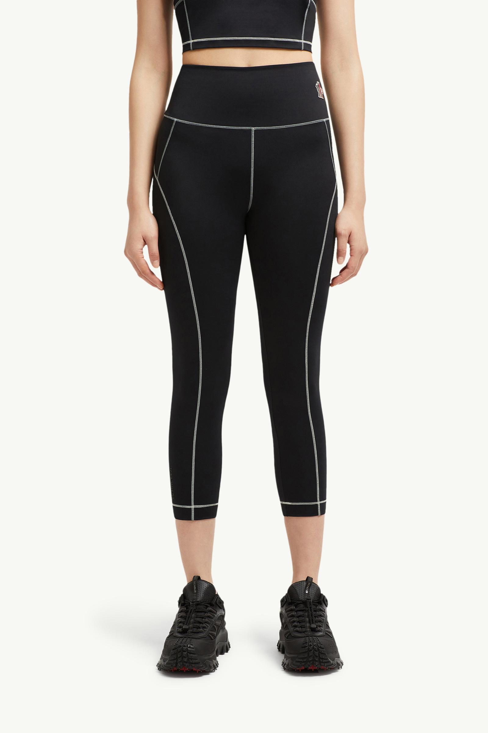 ボトムスその他 MONCLER SS25 Logo patch leggings (K10988H00005899YG 999) Moncler Logo Patch Leggings - Black - Women