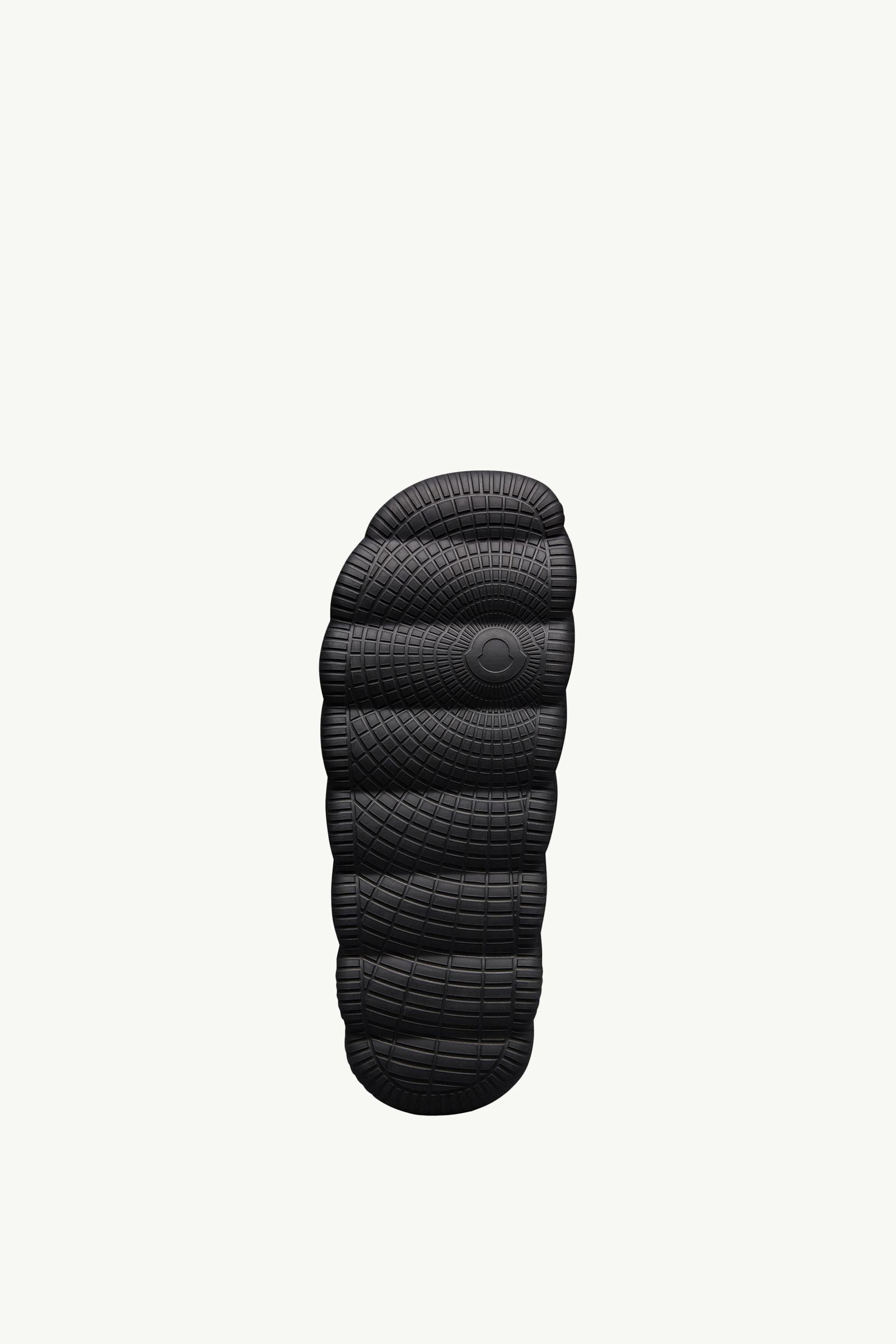 【送料&関税込】Moncler Lilo Quilted Sandals 19726000_44136153_600.jpg