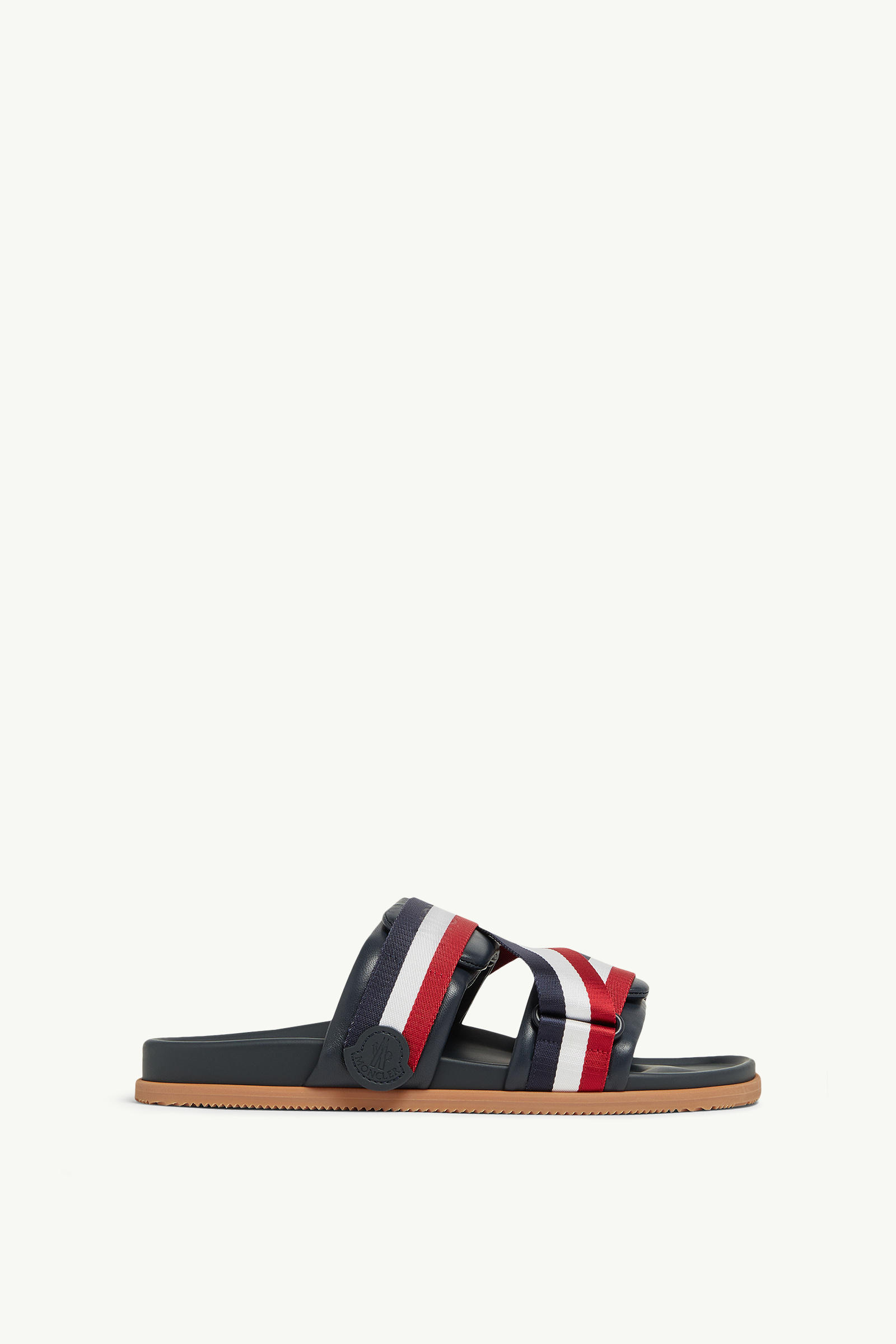 https://moncler-cdn.thron.com/api/v1/content-delivery/shares/dpx6uv/contents/K109A4L00010M6178776_F/image/K109A4L00010M6178776_F