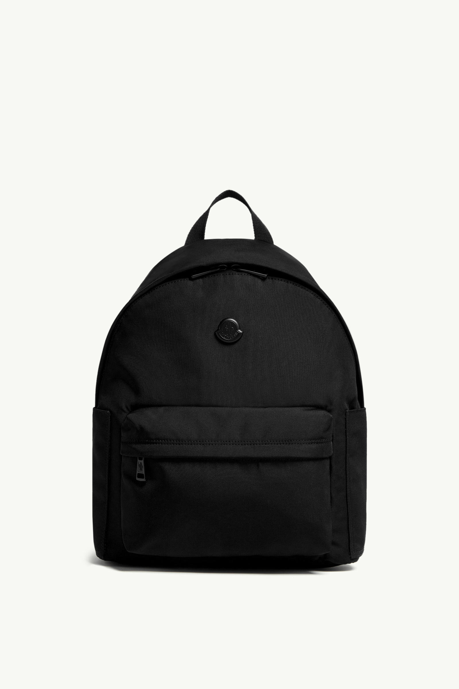 https://moncler-cdn.thron.com/api/v1/content-delivery/shares/dpx6uv/contents/K109A5A00009M6256999_F/image/K109A5A00009M6256999_F