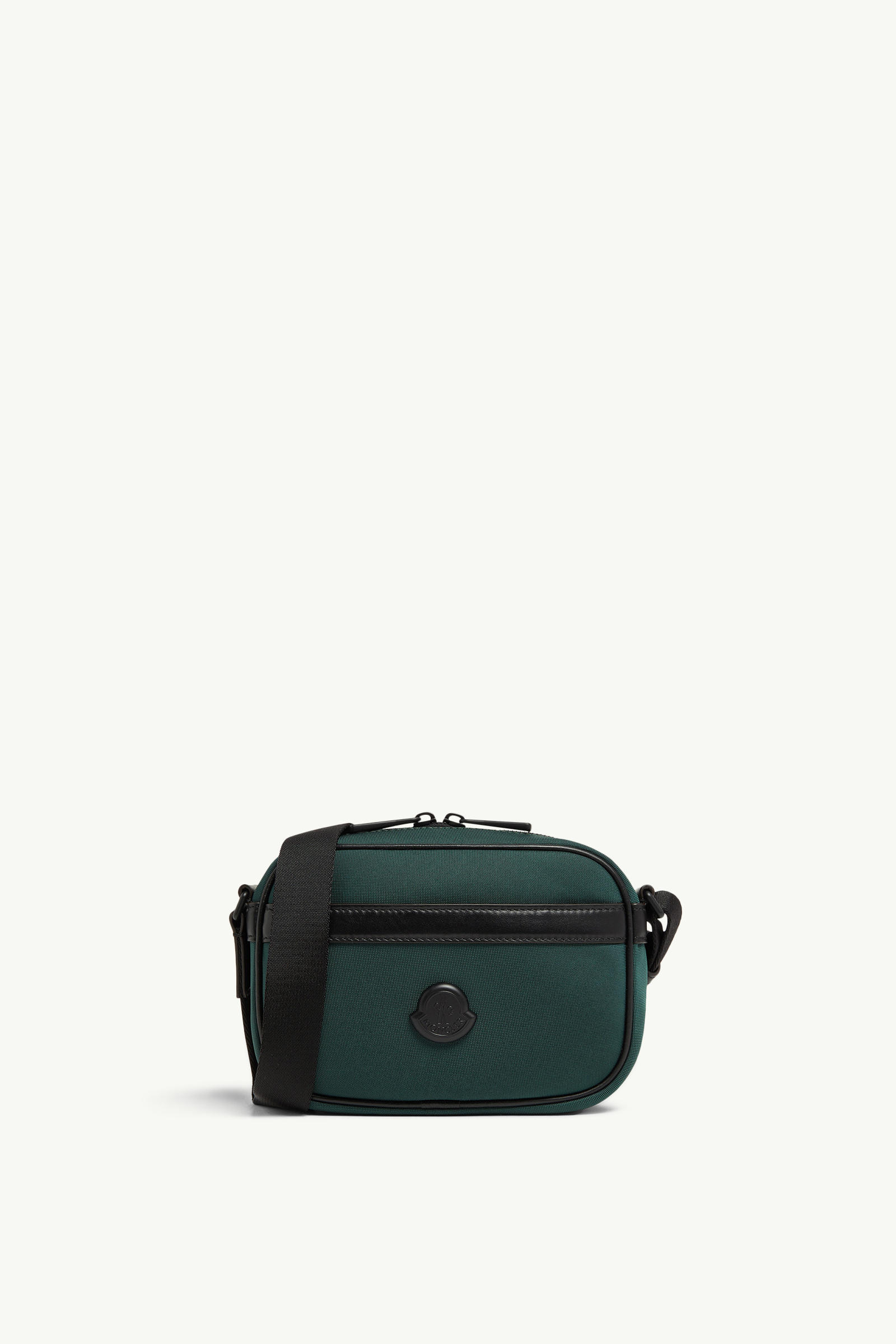 https://moncler-cdn.thron.com/api/v1/content-delivery/shares/dpx6uv/contents/K109A5L00008M6256872_F/image/K109A5L00008M6256872_F
