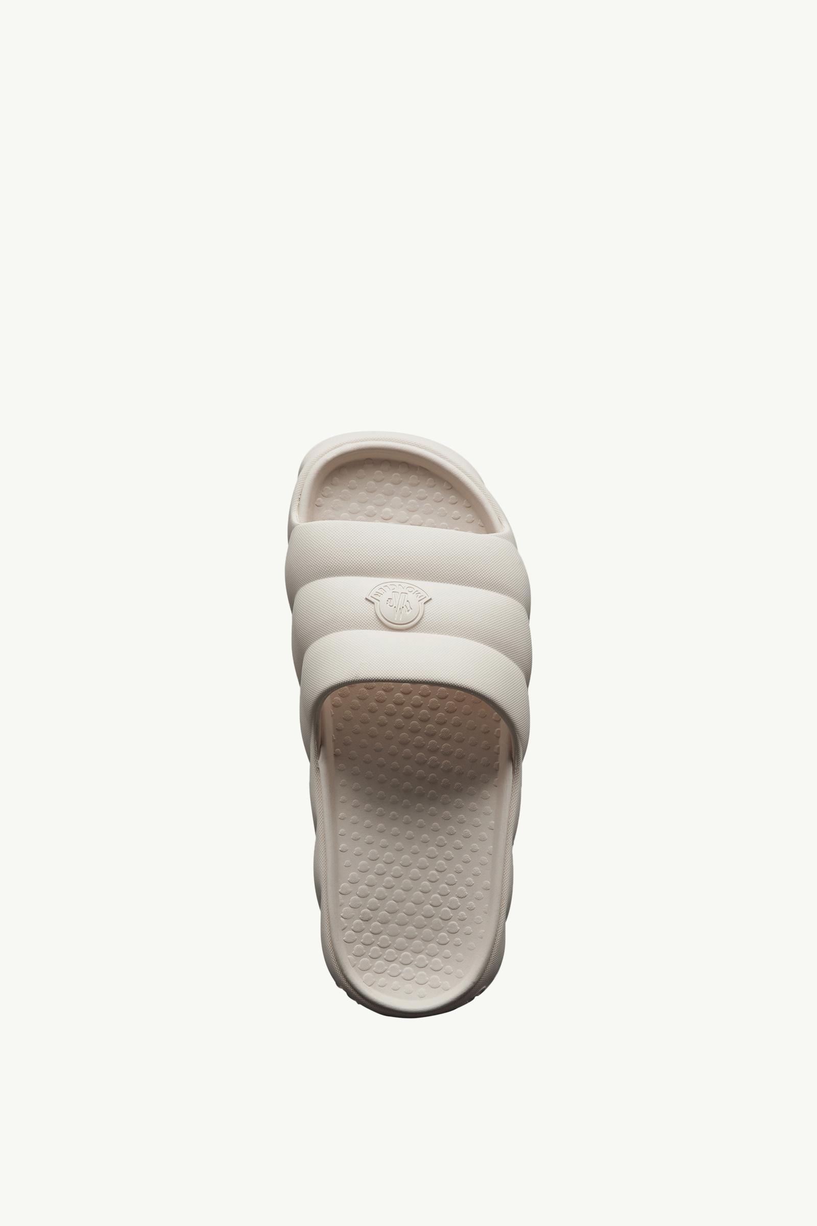 サンダル・ミュール MONCLER Women Sandals 4L000 70M3808032 WHITE Trailgrip White Sandals - Moncler - Women | WE IN STYLE