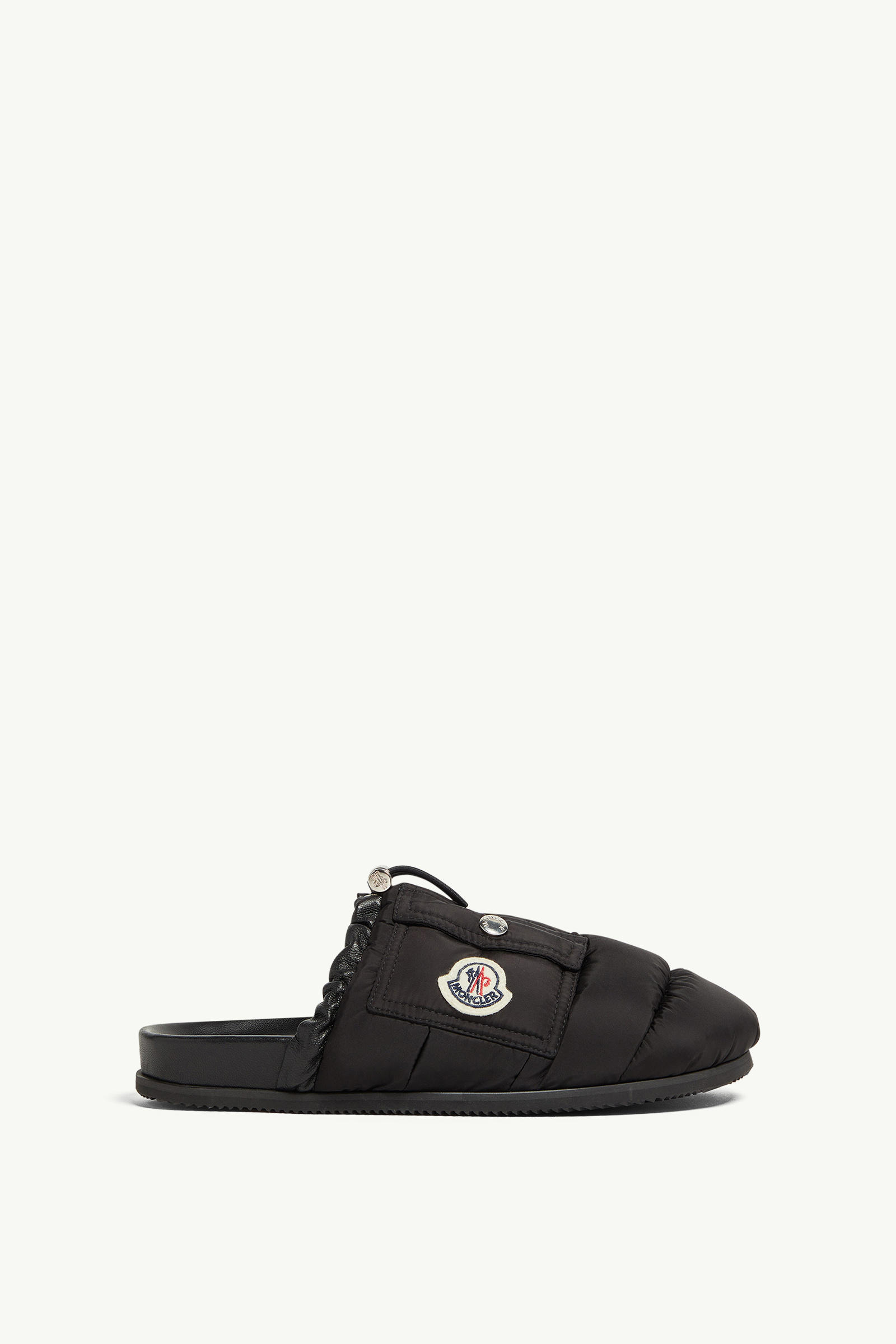 https://moncler-cdn.thron.com/api/v1/content-delivery/shares/dpx6uv/contents/K109B4M00040M5080999_F/image/K109B4M00040M5080999_F