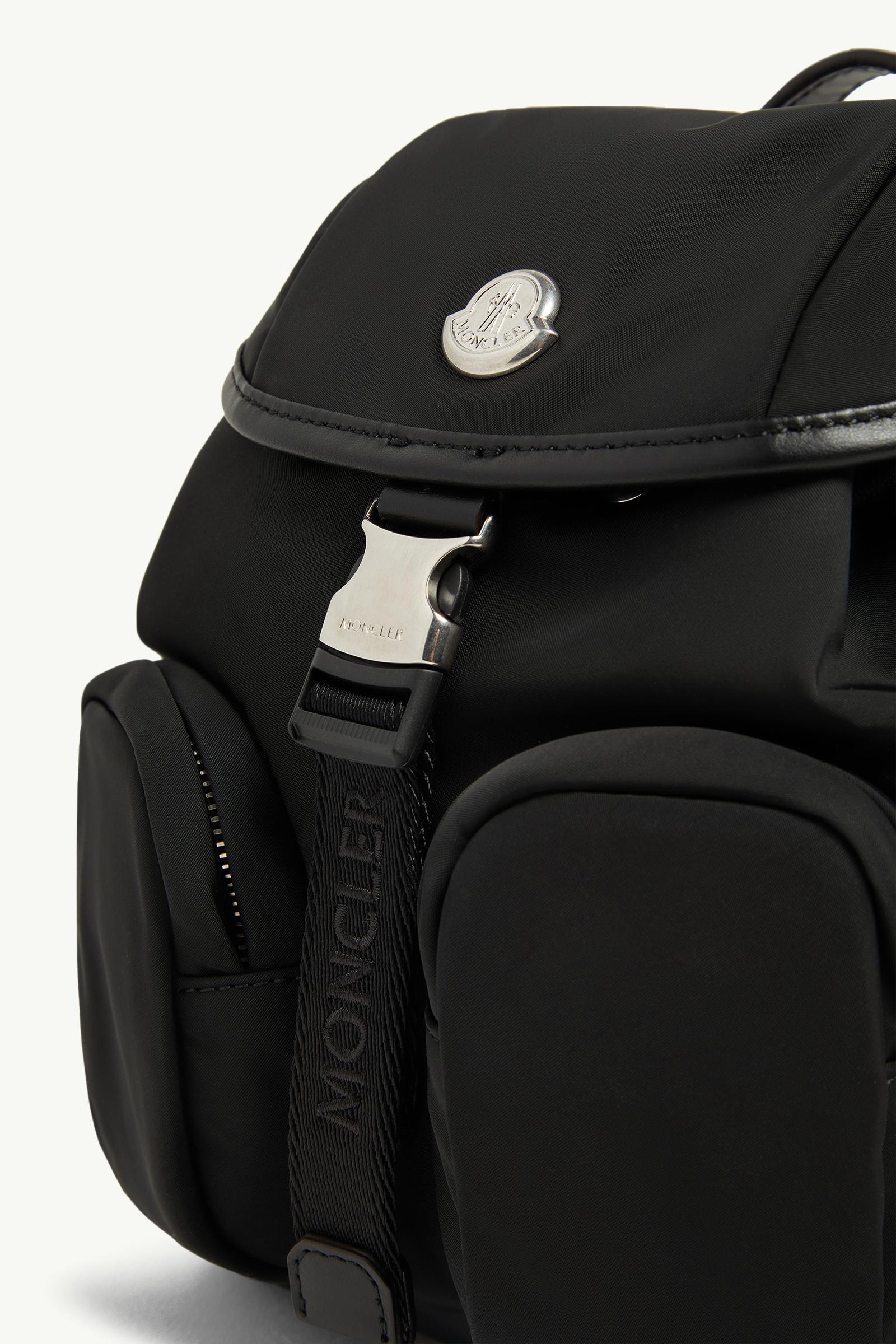 MONCLER ブラック ショルダーバッグ モンクレール(MONCLER)モンクレール ショルダーバッグ