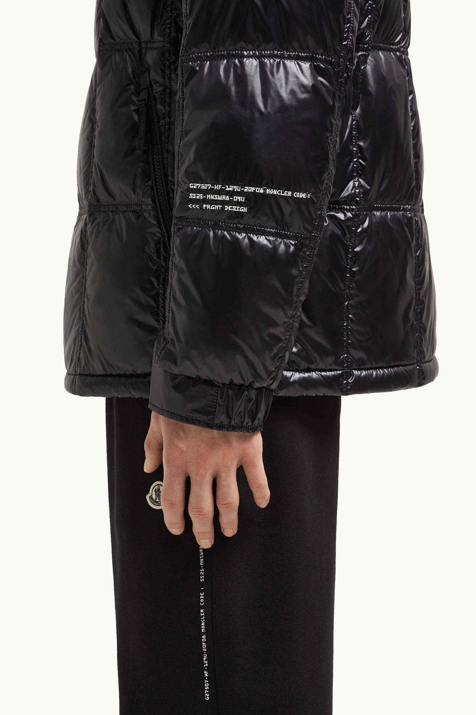 Moncler x FRGMT Chaka男士连帽短款羽绒夹克外套 男士 黑色 Moncler 5