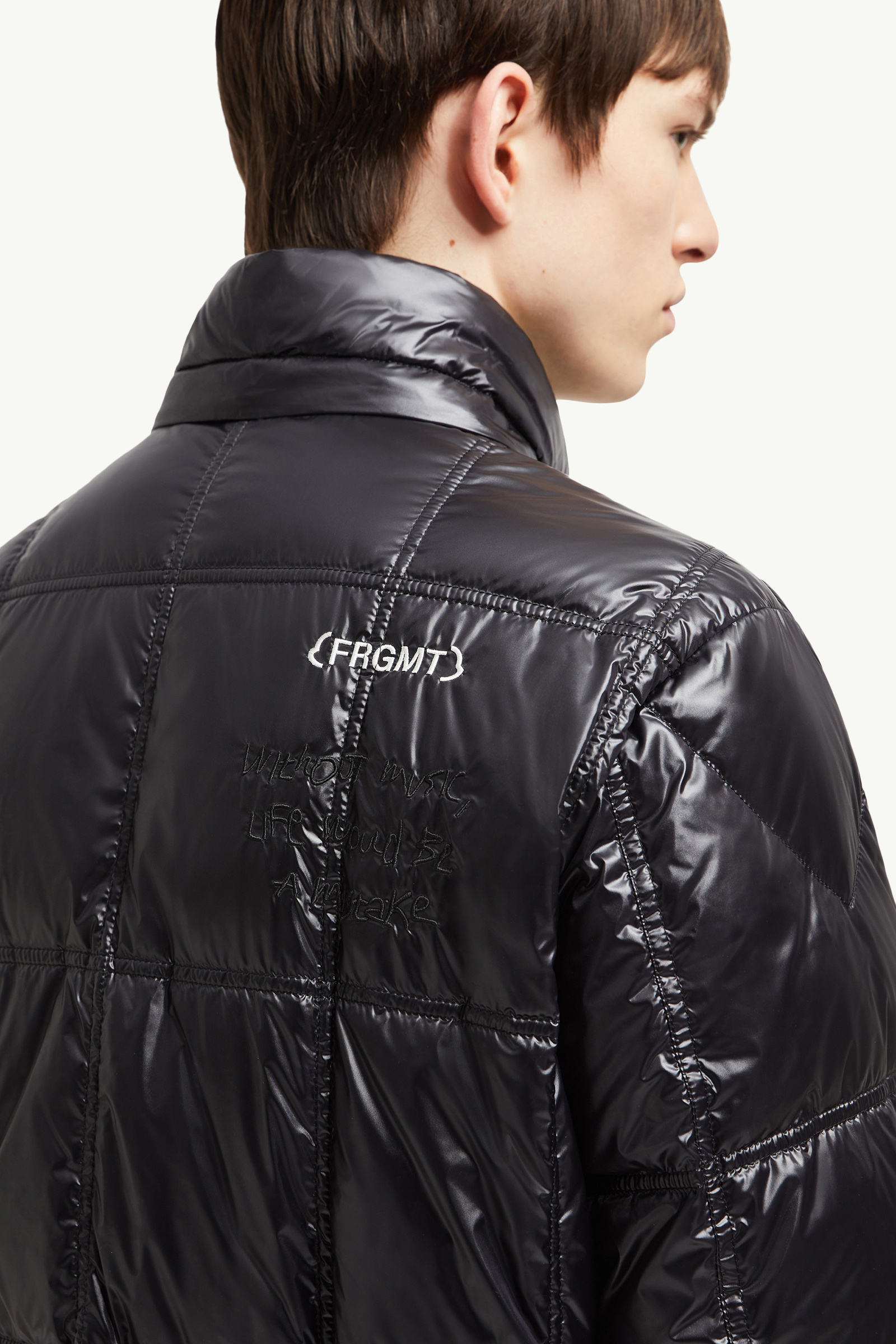 Moncler x FRGMT Chaka男士连帽短款羽绒夹克外套 男士 黑色 Moncler 6