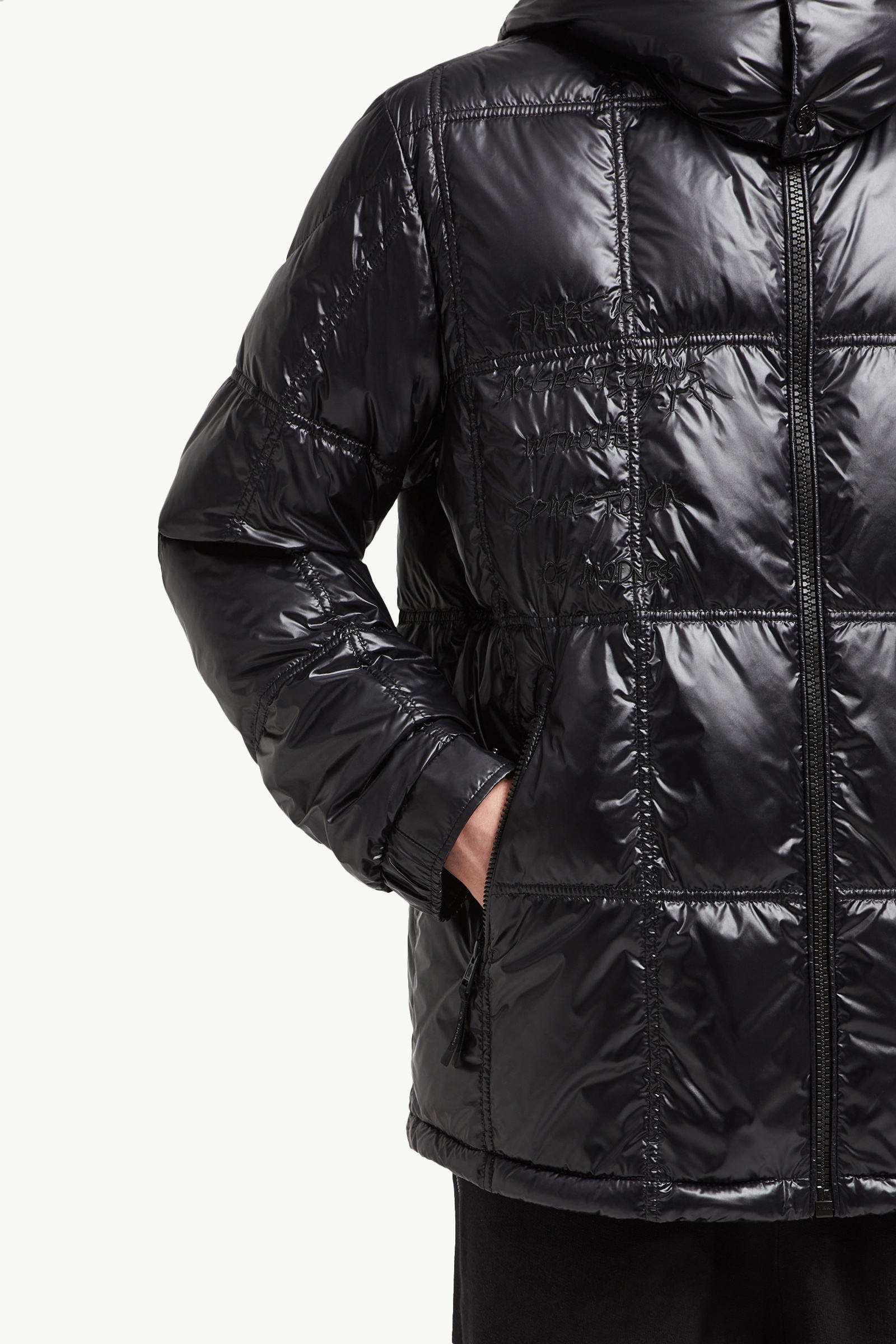 Moncler x FRGMT Chaka男士连帽短款羽绒夹克外套 男士 黑色 Moncler 7