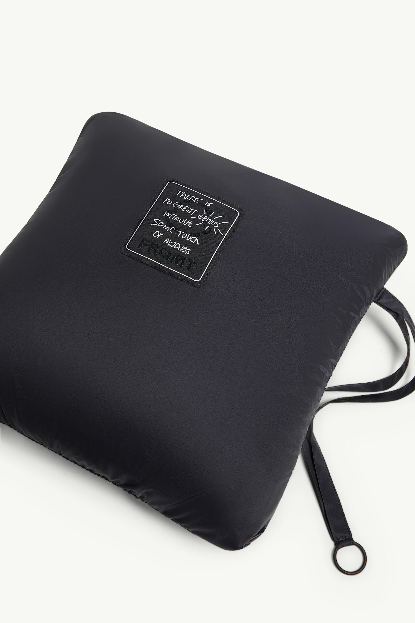 Moncler x FRGMT Vaile 패커블 다운 베스트 남성 네이비 블루 Moncler 8