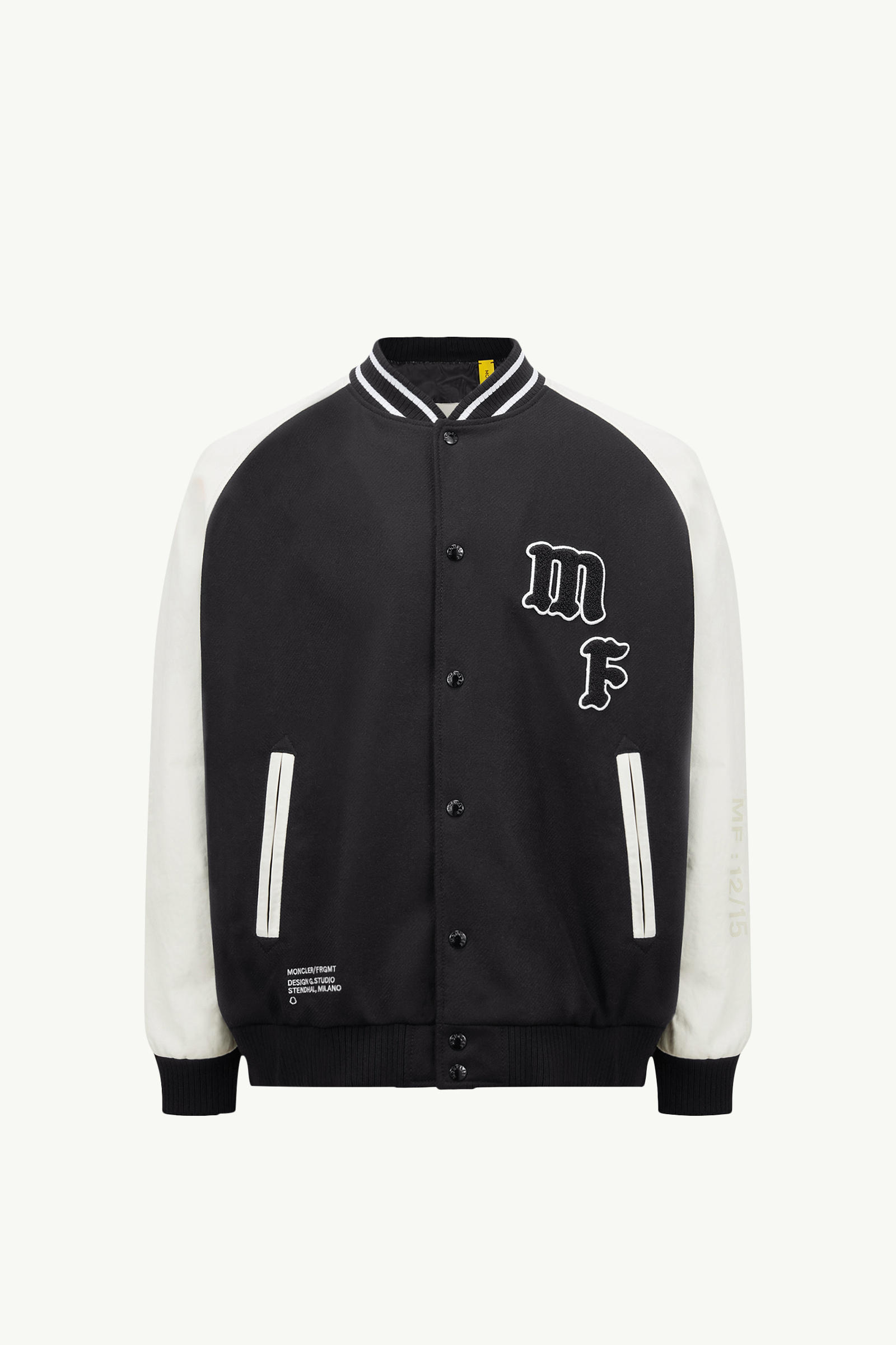 https://moncler-cdn.thron.com/api/v1/content-delivery/shares/dpx6uv/contents/K109U1A00023M5258999_F/image/K109U1A00023M5258999_F