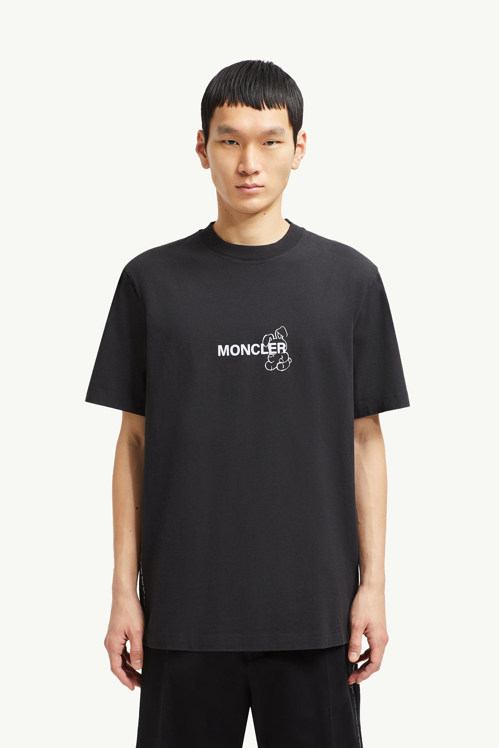MONCLER モンクレール FRGMT Cartoon 長袖 シャツ Moncler: Men's FRGMT Cartoon Logo Long Sleeve T-Shirt (White