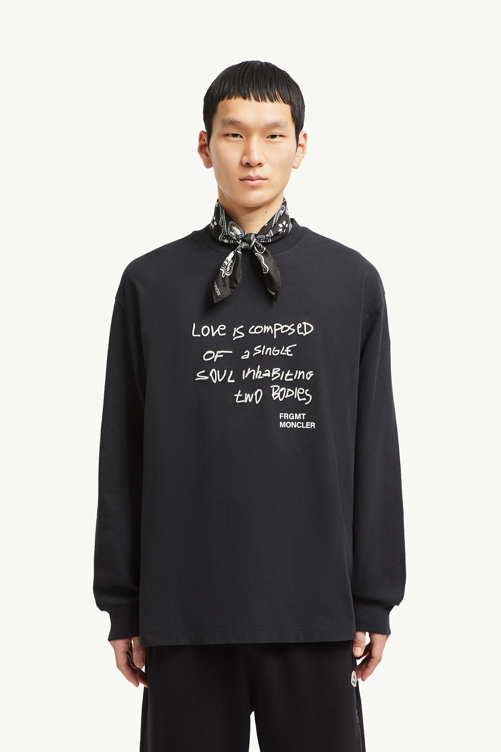 限定コラボ【MONCLER x FRGMT】ロゴデザイン長袖Tシャツ☆Black 限定コラボ【MONCLER x FRGMT】ロゴデザイン長袖Tシャツ☆Black