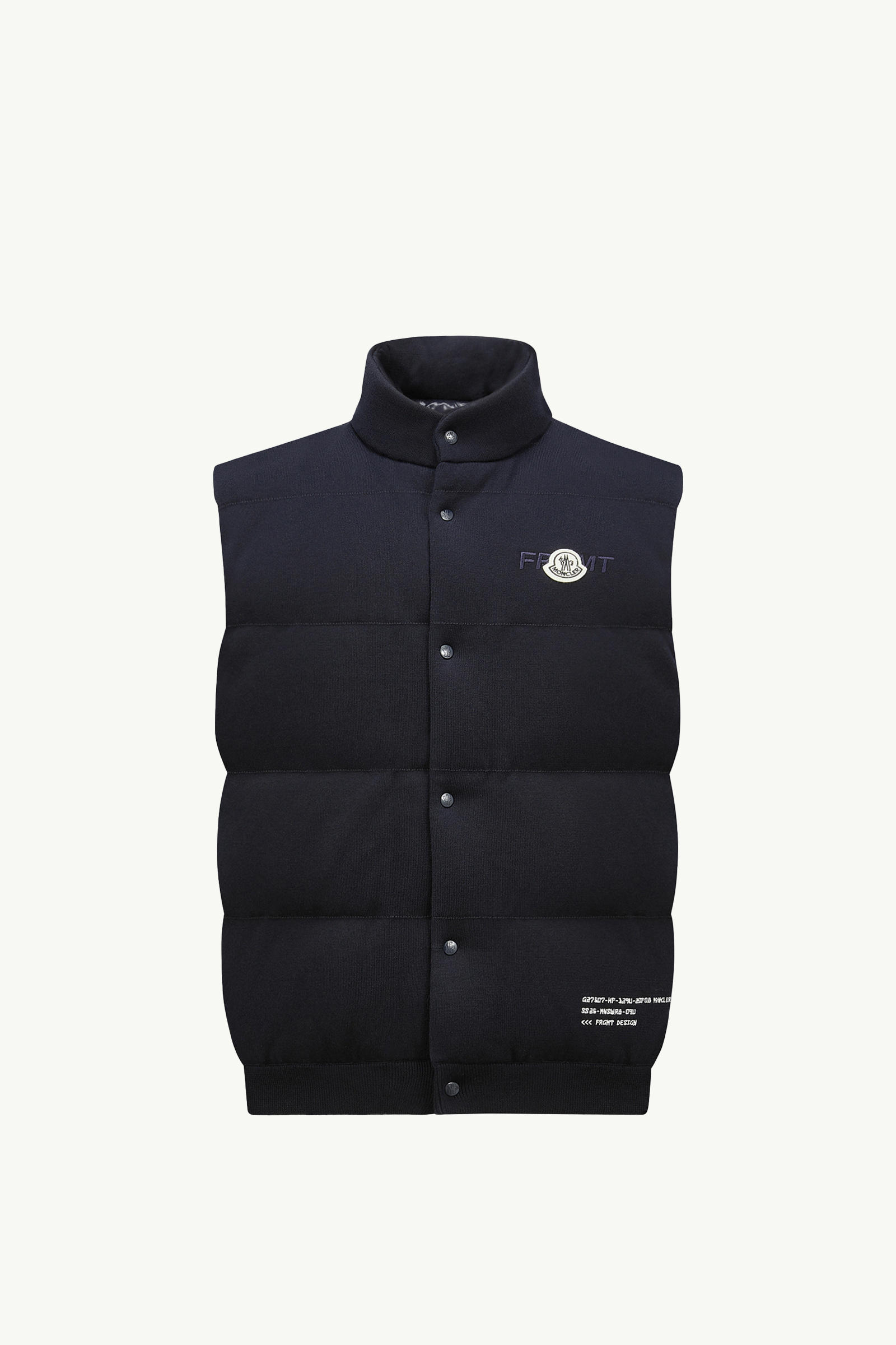 https://moncler-cdn.thron.com/api/v1/content-delivery/shares/dpx6uv/contents/K109U9I00001M1367742_F/image/K109U9I00001M1367742_F