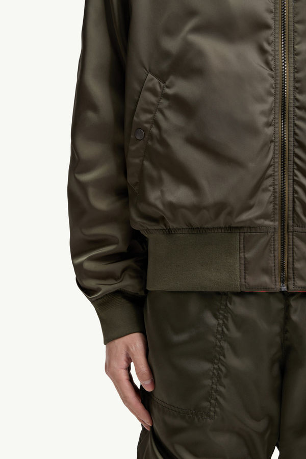 Moncler x Mercedes-Benz by NIGO Neper Reversible Down Bomber Jacket Men Olive Green Moncler 6