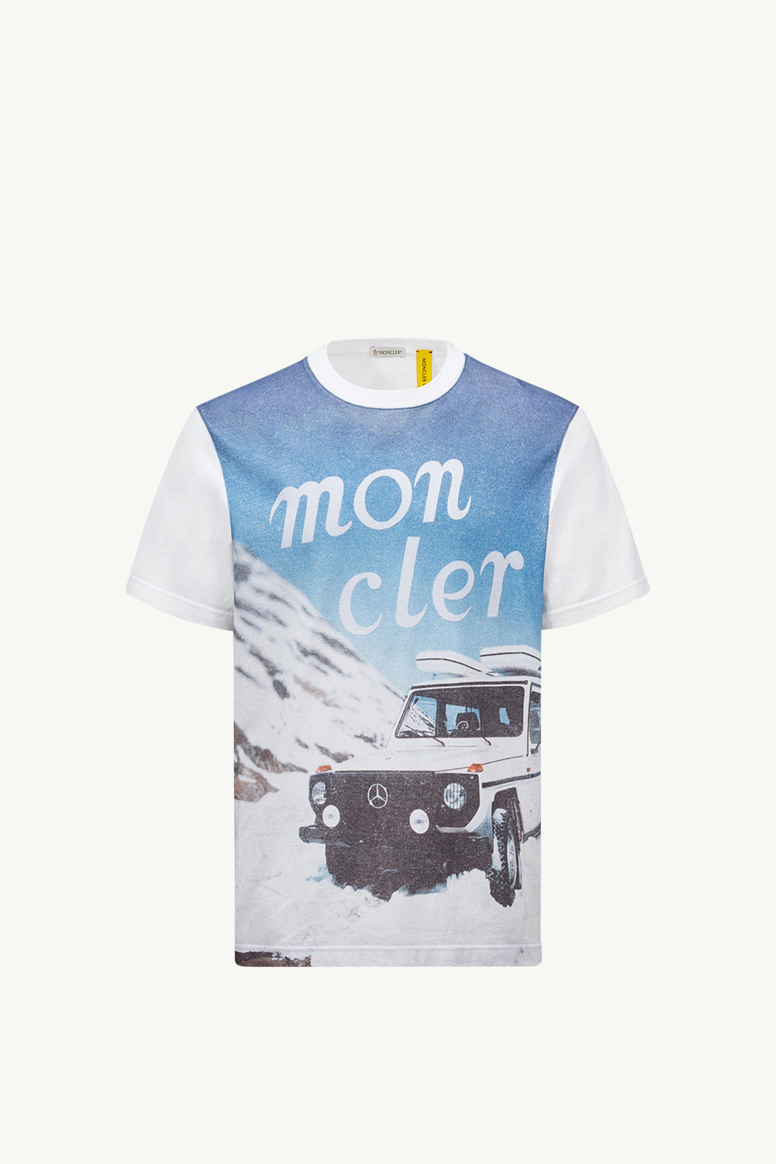 https://moncler-cdn.thron.com/api/v1/content-delivery/shares/dpx6uv/contents/K14018C0000389AB9001_F/image/K14018C0000389AB9001_F