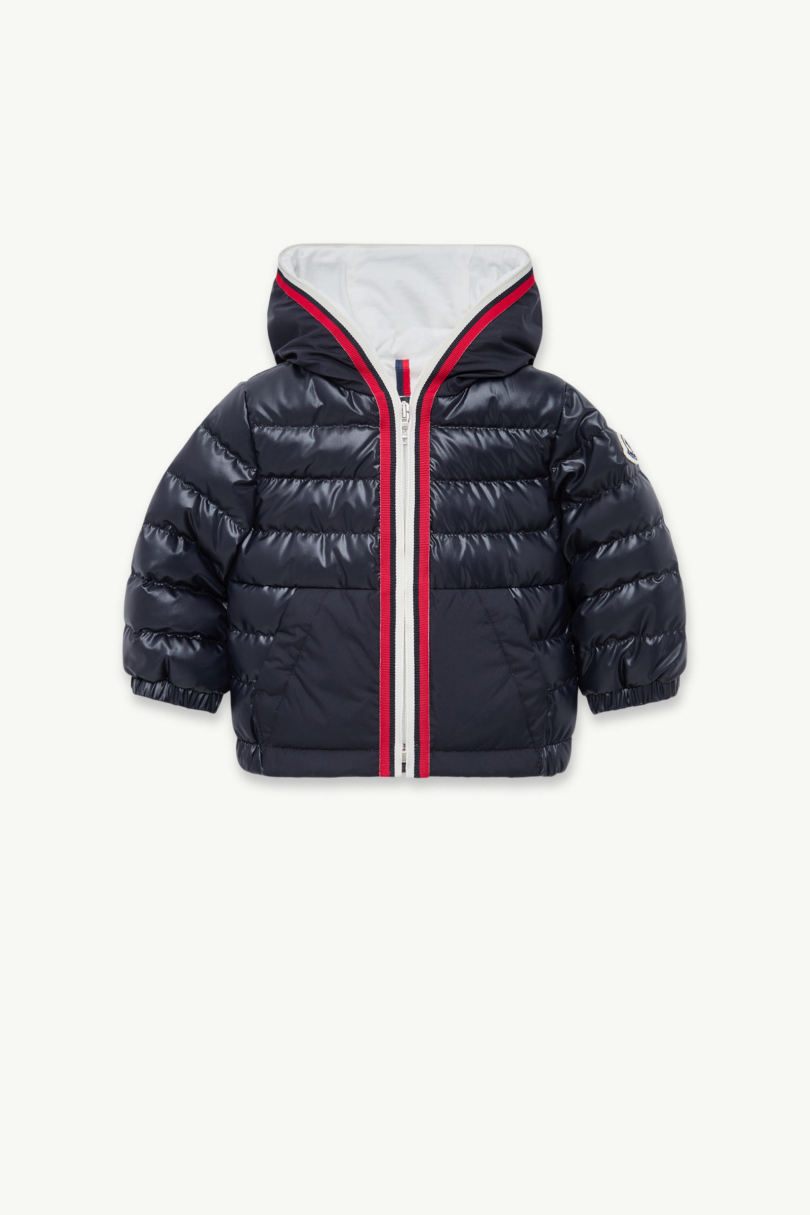 https://moncler-cdn.thron.com/api/v1/content-delivery/shares/dpx6uv/contents/K19511A00006597YX778_F/image/K19511A00006597YX778_F