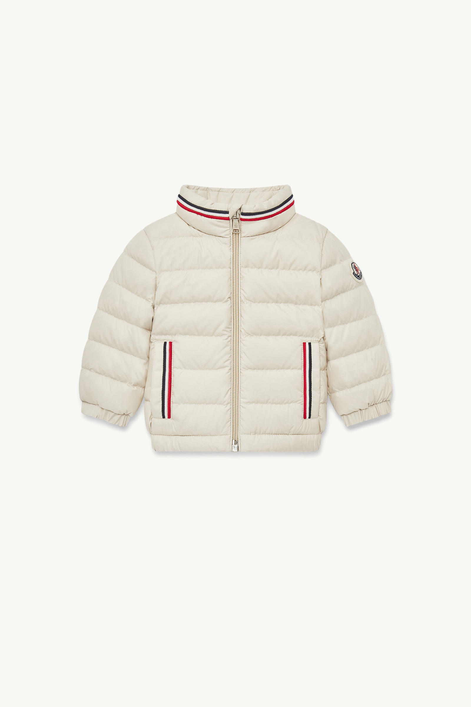 https://moncler-cdn.thron.com/api/v1/content-delivery/shares/dpx6uv/contents/K19511A00008597X220F_F/image/K19511A00008597X220F_F