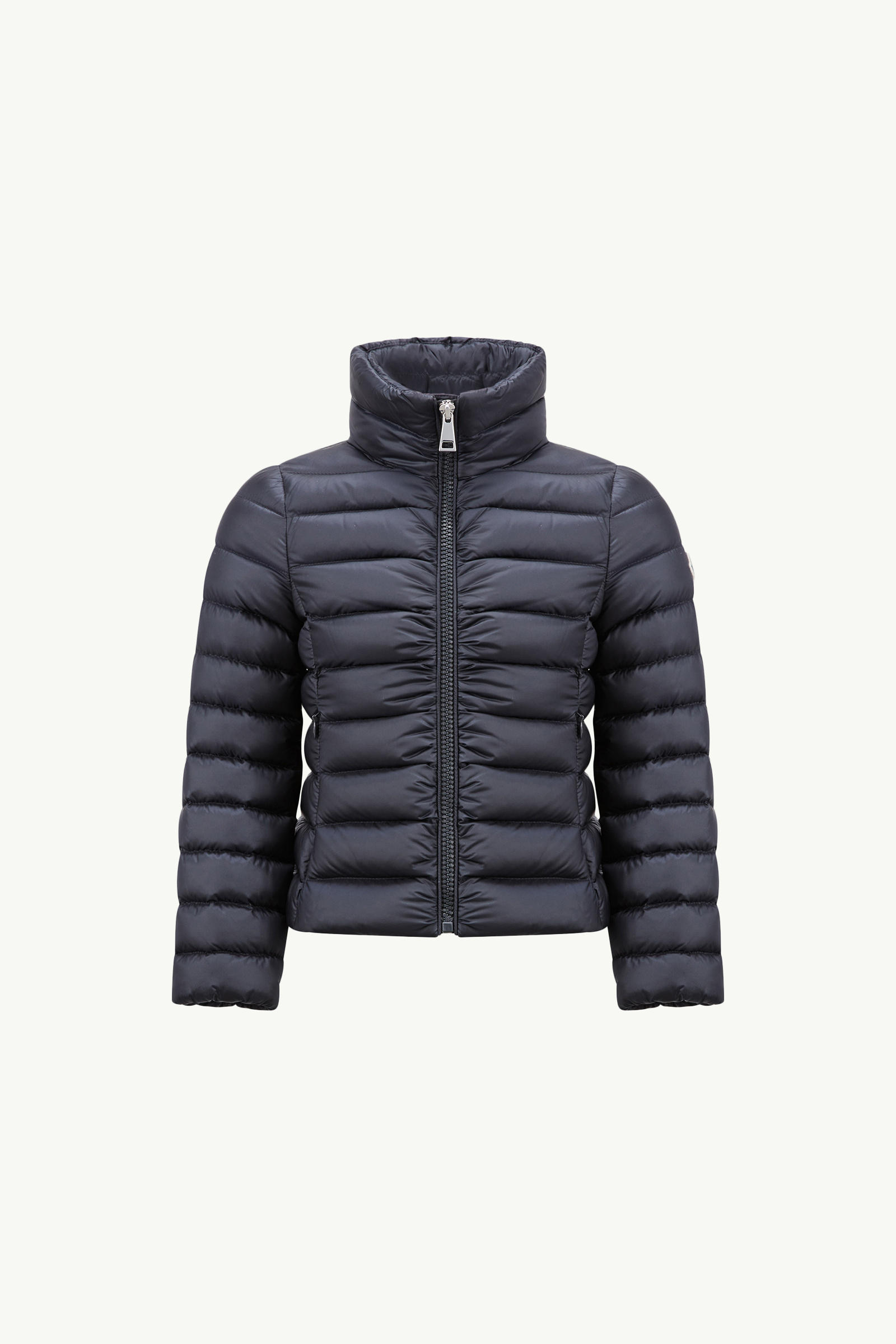 https://moncler-cdn.thron.com/api/v1/content-delivery/shares/dpx6uv/contents/K19541A00001597YF778_F/image/K19541A00001597YF778_F