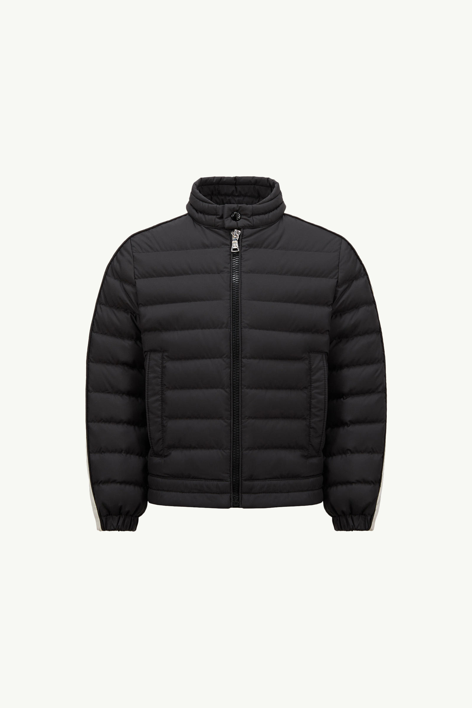 https://moncler-cdn.thron.com/api/v1/content-delivery/shares/dpx6uv/contents/K19541A00016597YW999_F/image/K19541A00016597YW999_F