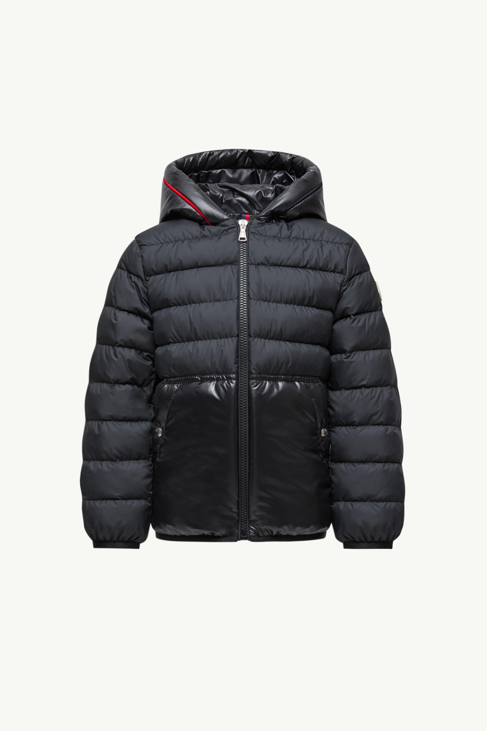 https://moncler-cdn.thron.com/api/v1/content-delivery/shares/dpx6uv/contents/K19541A00019597X2999_F/image/K19541A00019597X2999_F