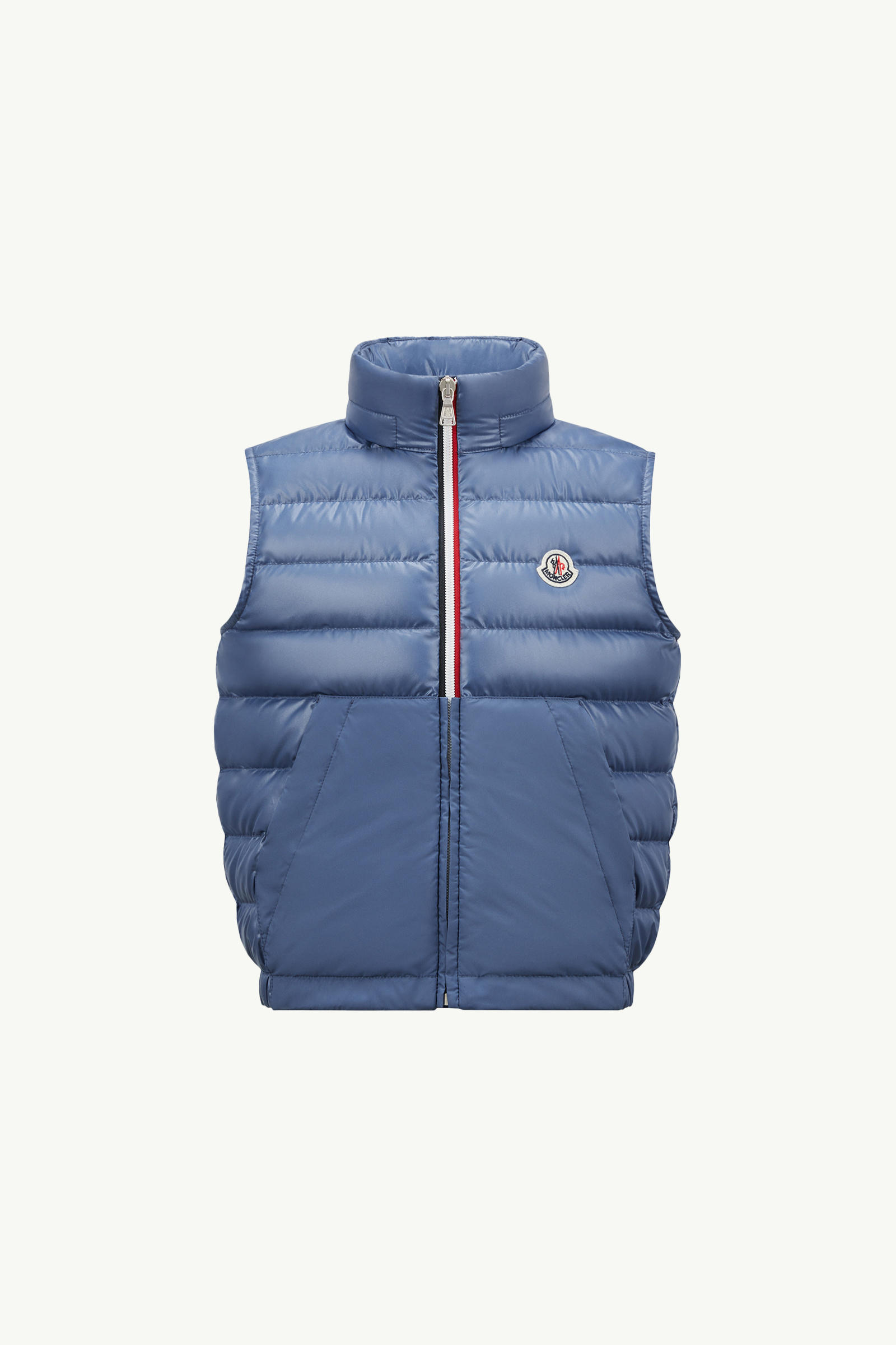 https://moncler-cdn.thron.com/api/v1/content-delivery/shares/dpx6uv/contents/K19541A00056597YX757_F/image/K19541A00056597YX757_F